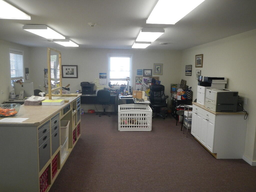 78 W Broadway, Lincoln, ME, 04457