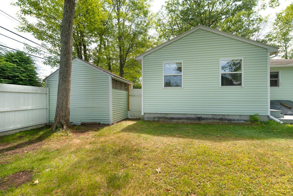 2 Forest Drive, Topsham, ME 04086 2 Forest back side 1