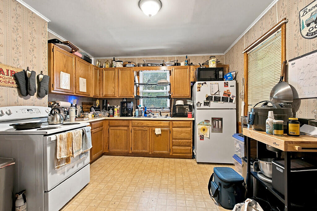 12 & 14 Boothby Street, Waterville, ME 04901 88_BP5A5611_DxO_mls