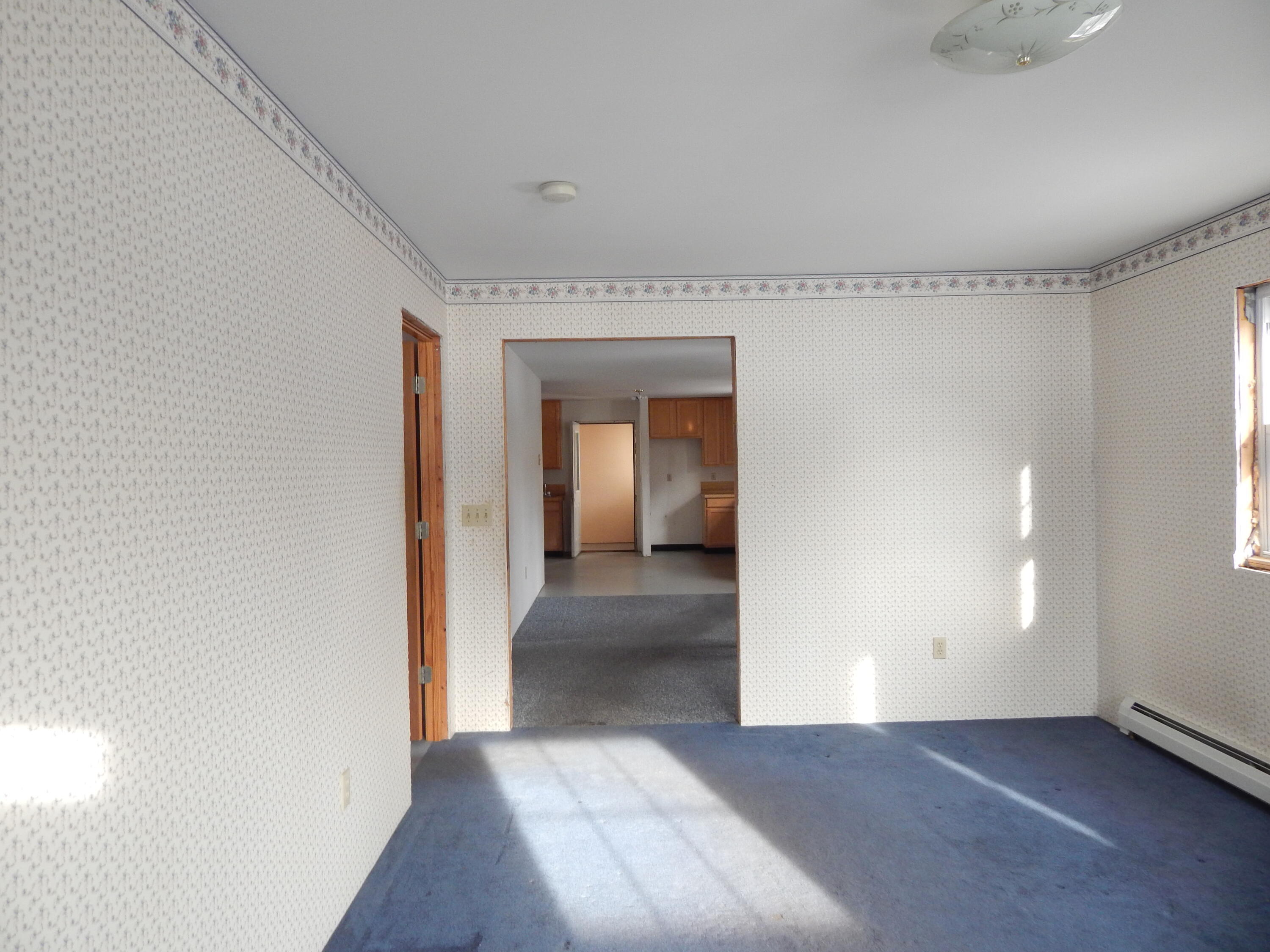 19 Park Street, Paris, ME, 04281