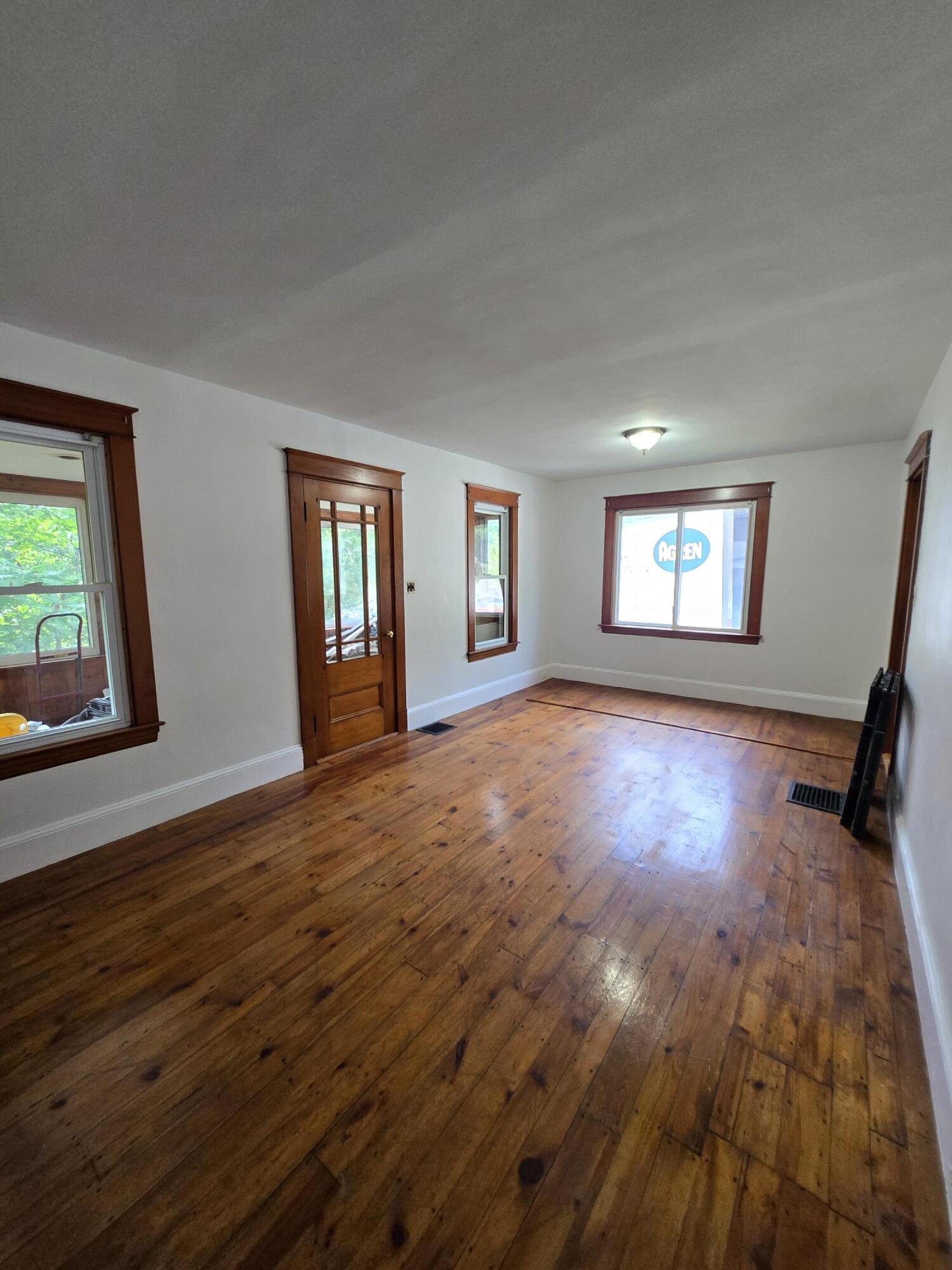 25 Falmouth Road, Falmouth, ME 04105 UNIT 1