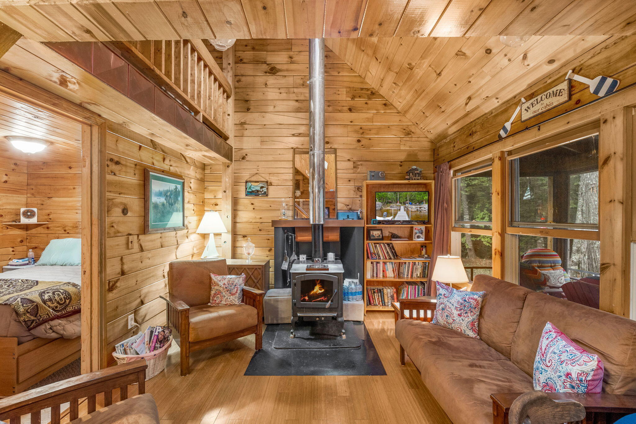 8-web-or-mls-687-e-madasgascal-pond-rd