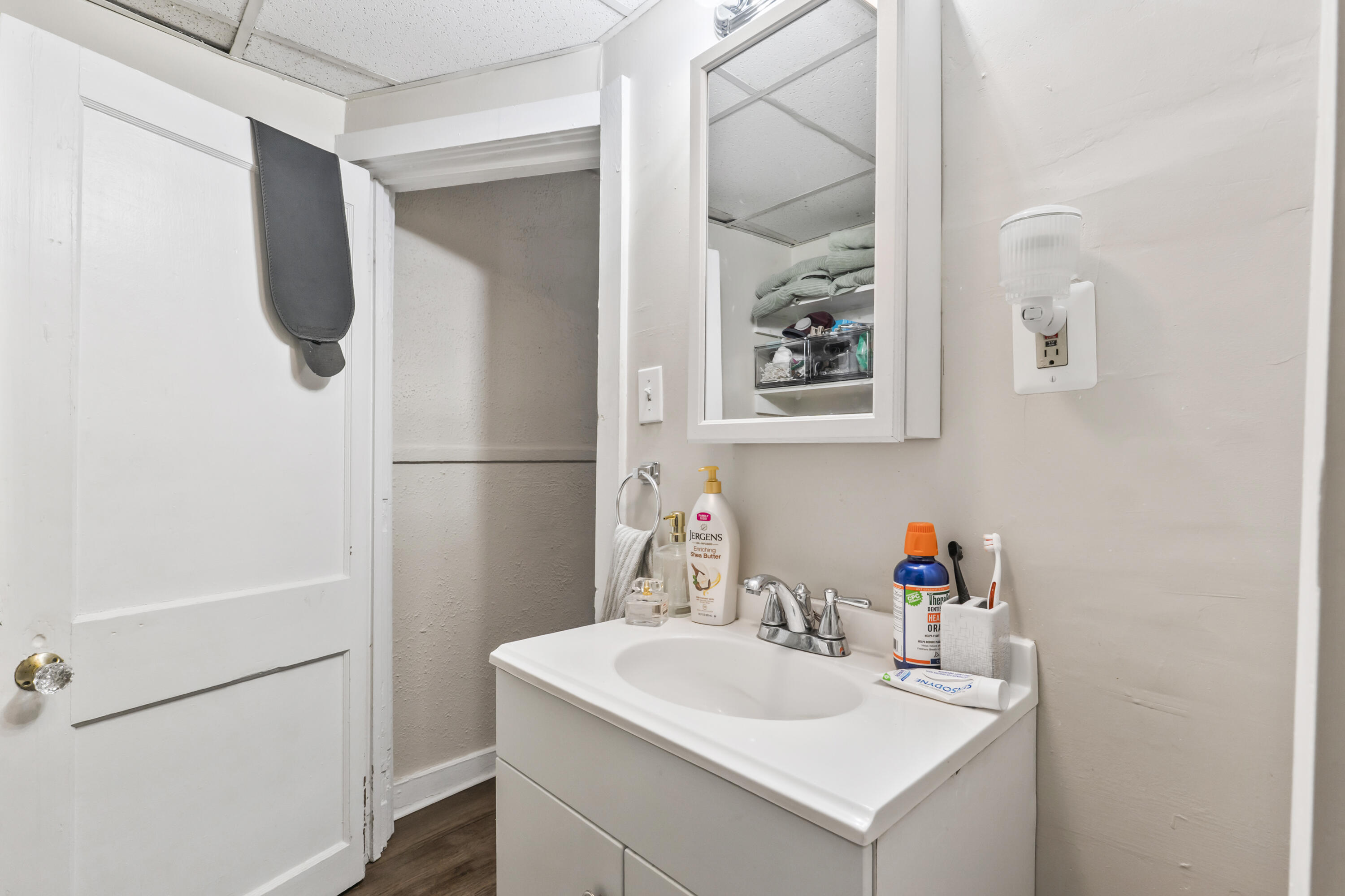 16 Main Street, Topsham, ME, 04086