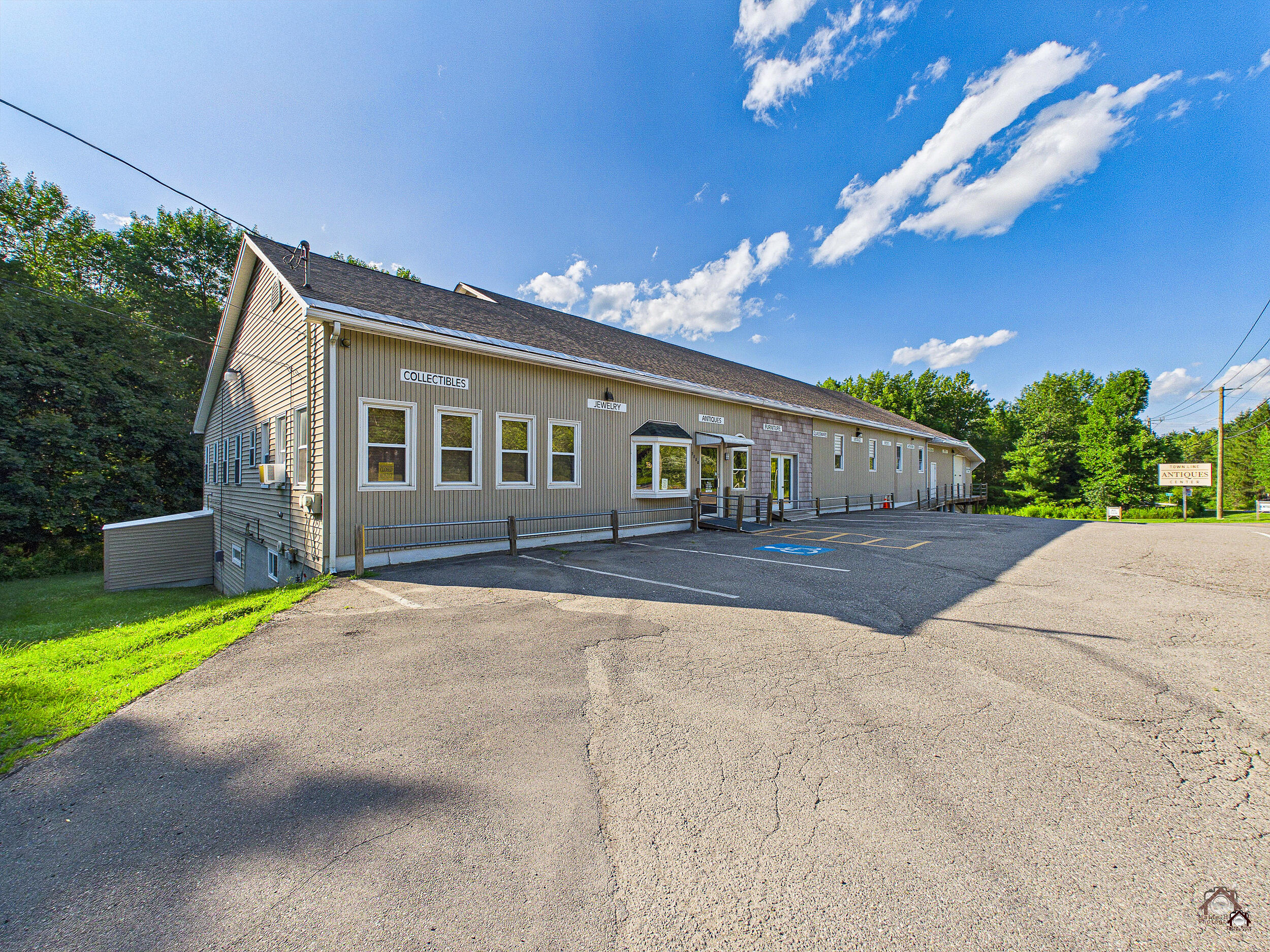 Photo of 2880 Riverside Drive Vassalboro ME 04989