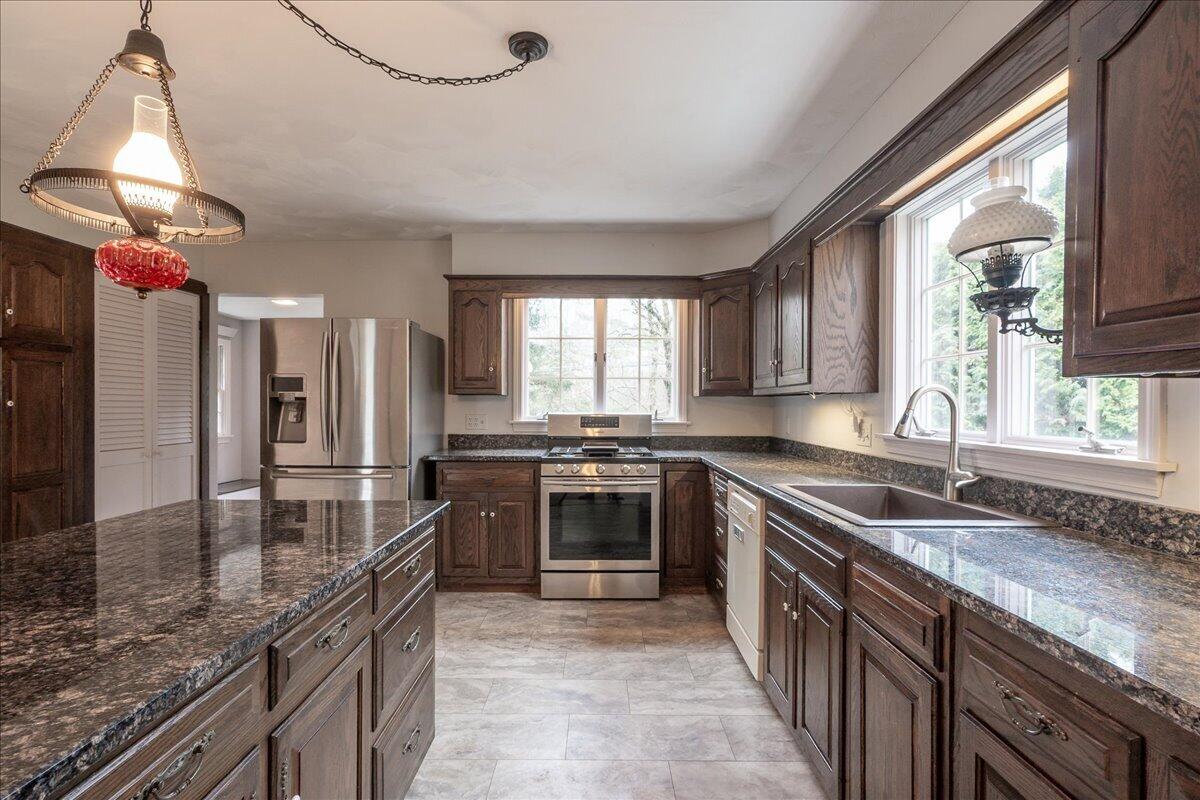 200 Mistic Avenue, Rockport, ME, 04856