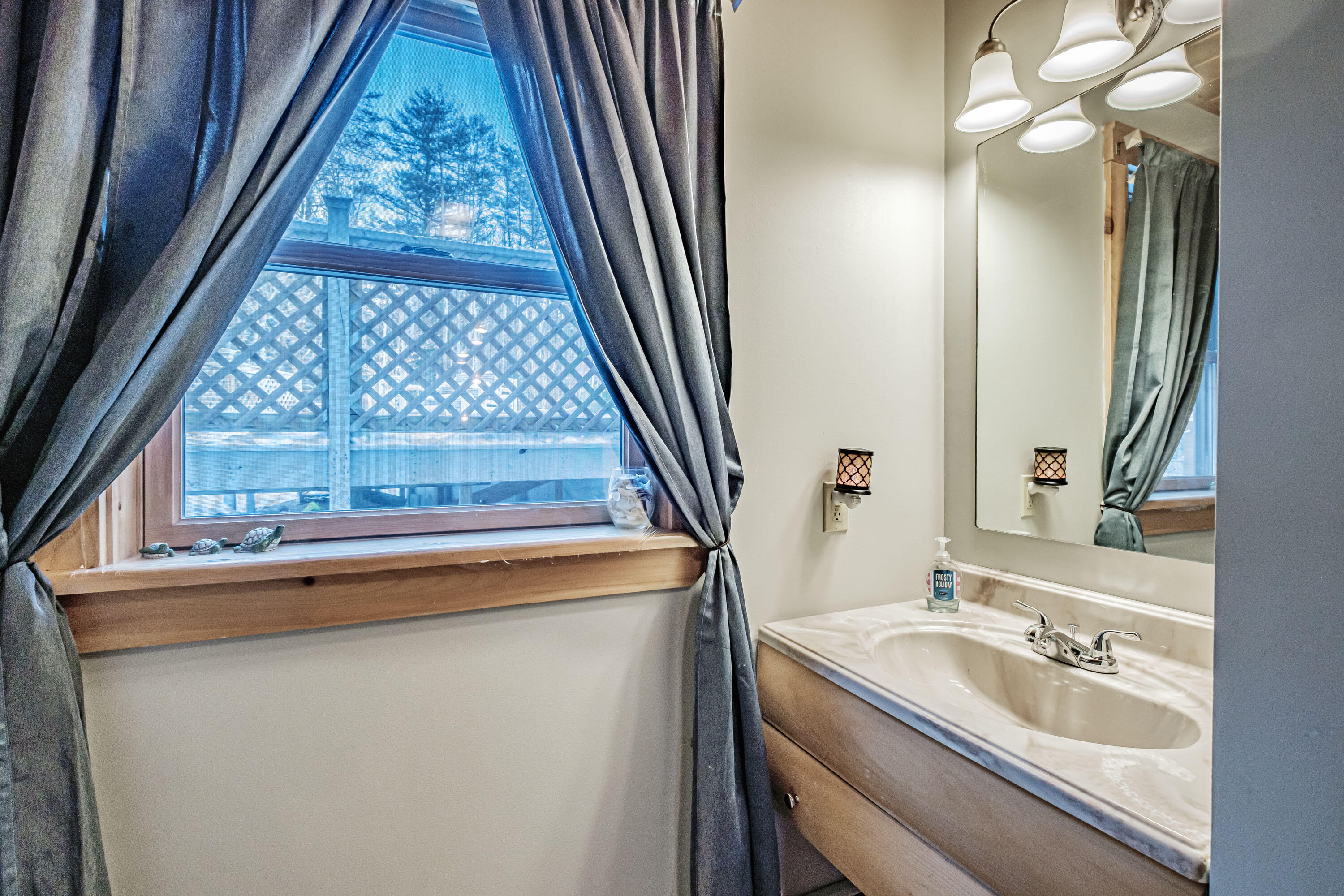 869 E Bethel Road, Bethel, ME, 04217