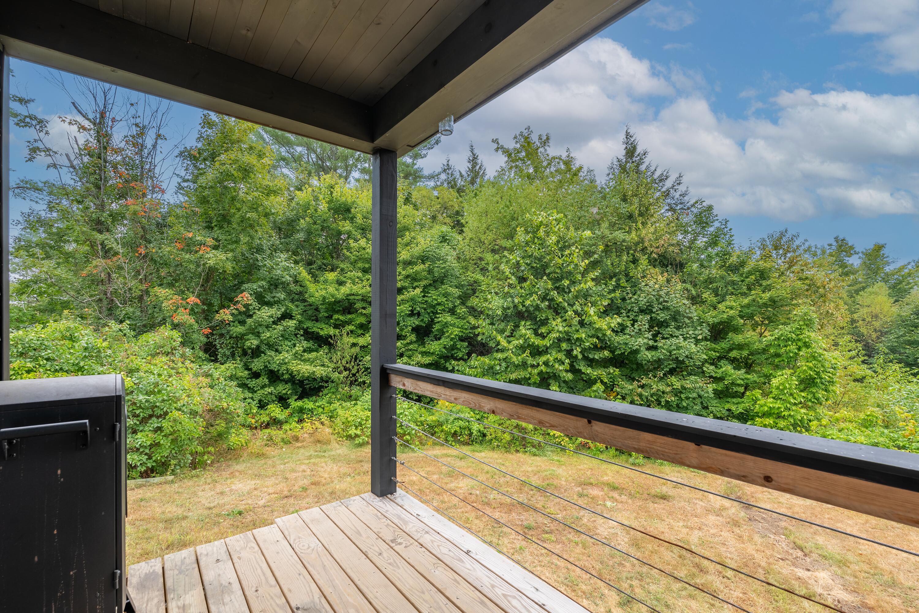 42 East Oxford Road, Paris, ME, 04281