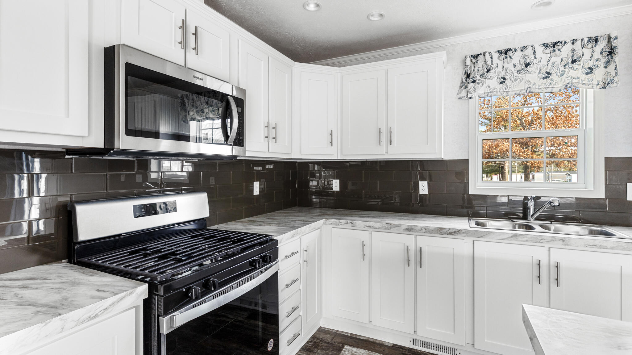30 Main Road, Holden, ME, 04429