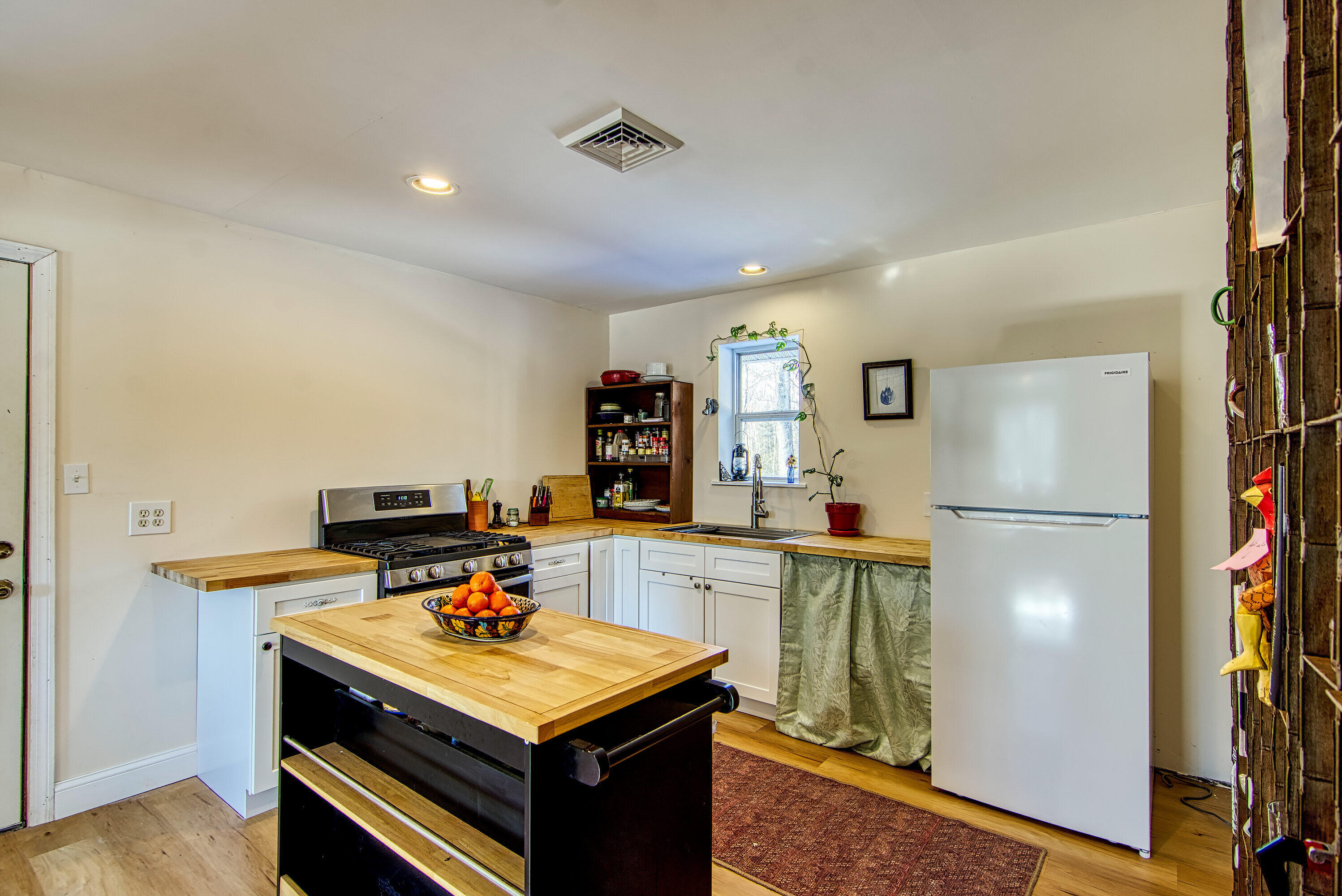 701 N Penobscot Road, Penobscot, ME, 04476