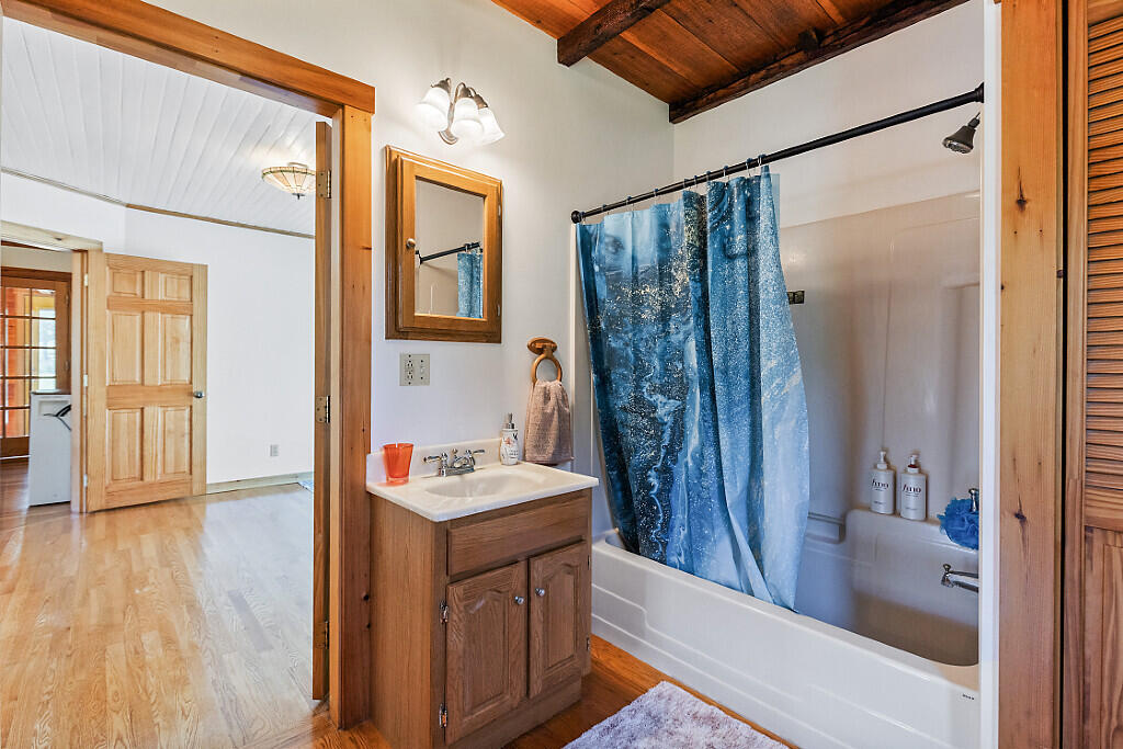 1st Floor Full Bath