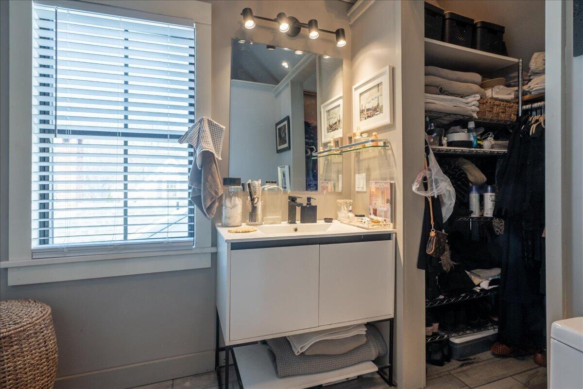 17 Mountain Street, Camden, ME, 04843