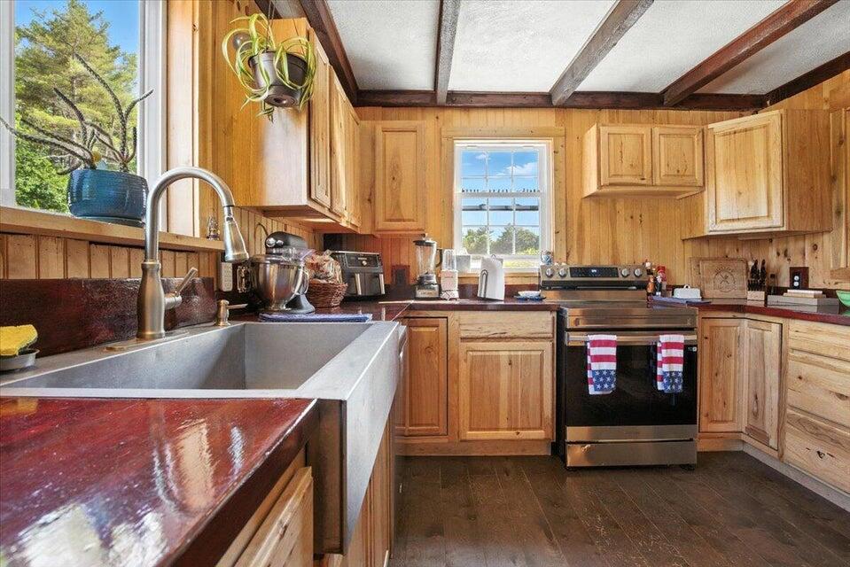 817 Riverside Drive, Augusta, ME, 04330