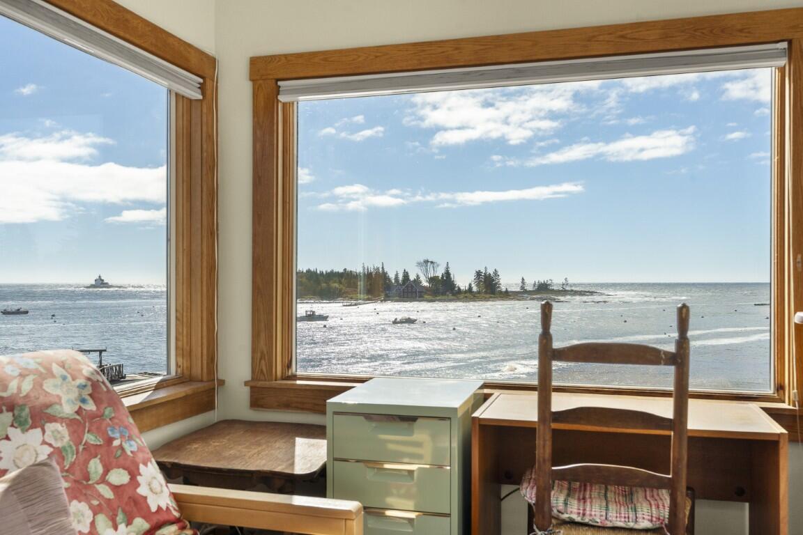 22 Gray Road, Southport, ME, 04576