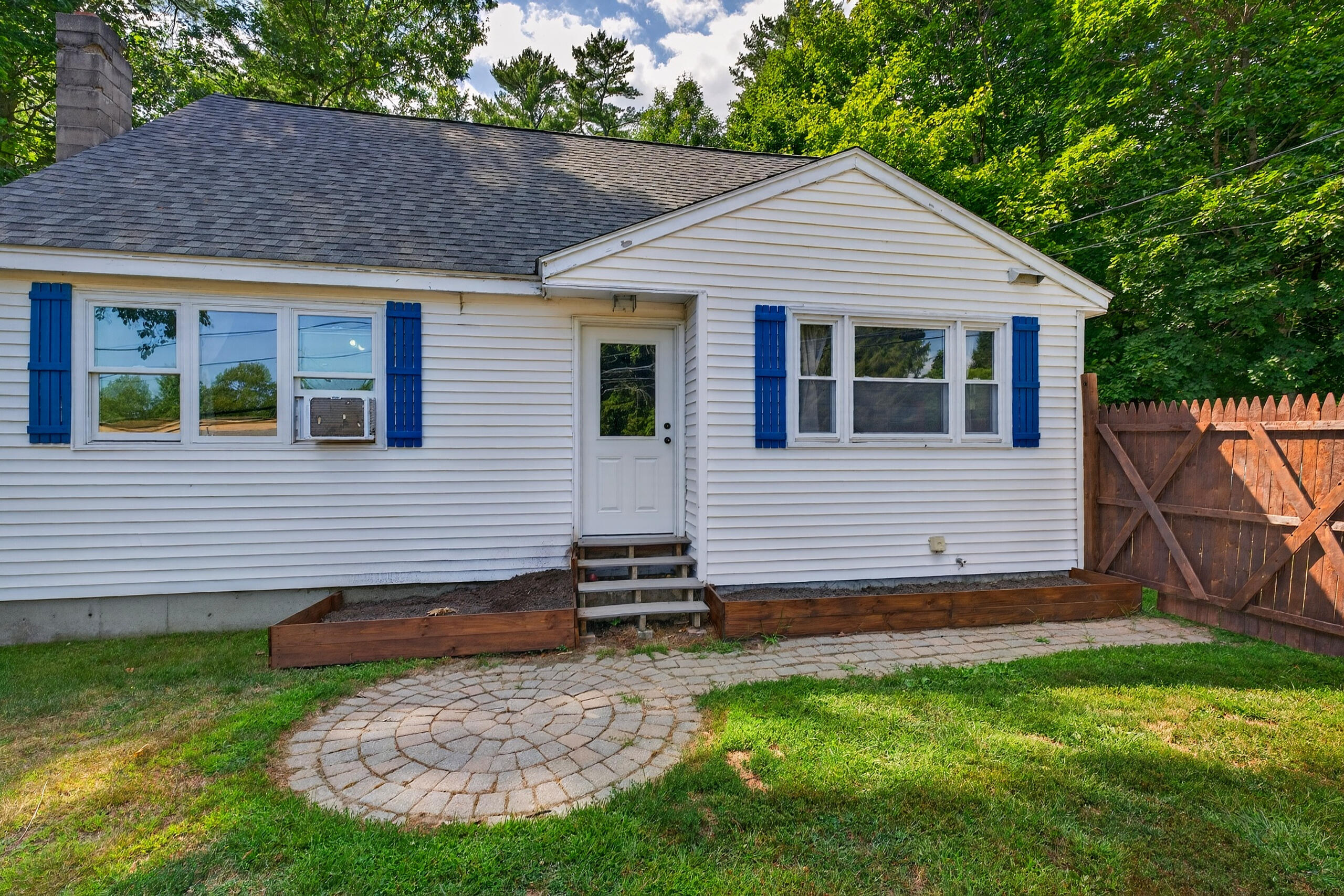 Photo of 413 Lisbon Street Lisbon ME 04250