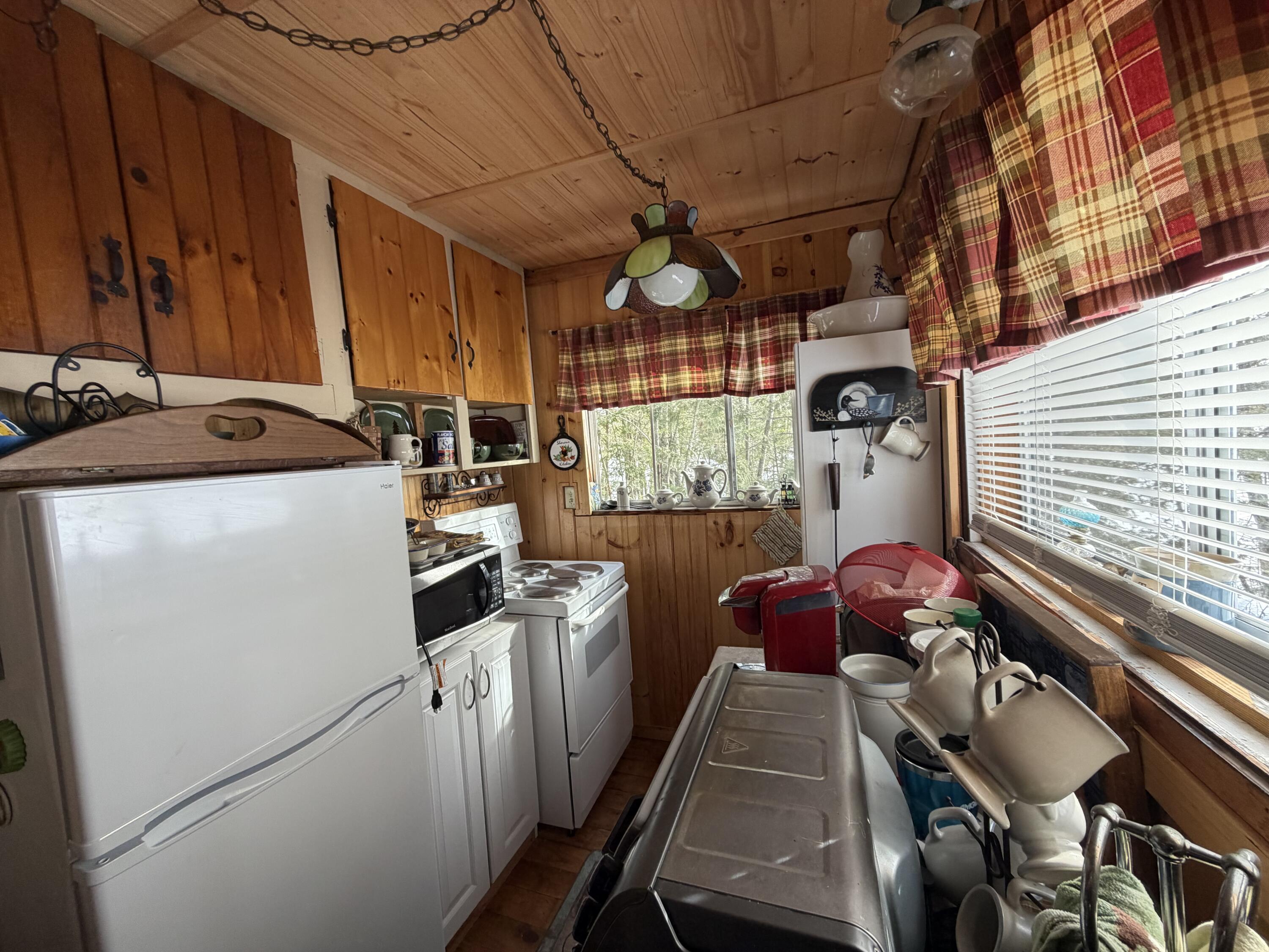 76 Hoover Lane, Lincoln, ME, 04457