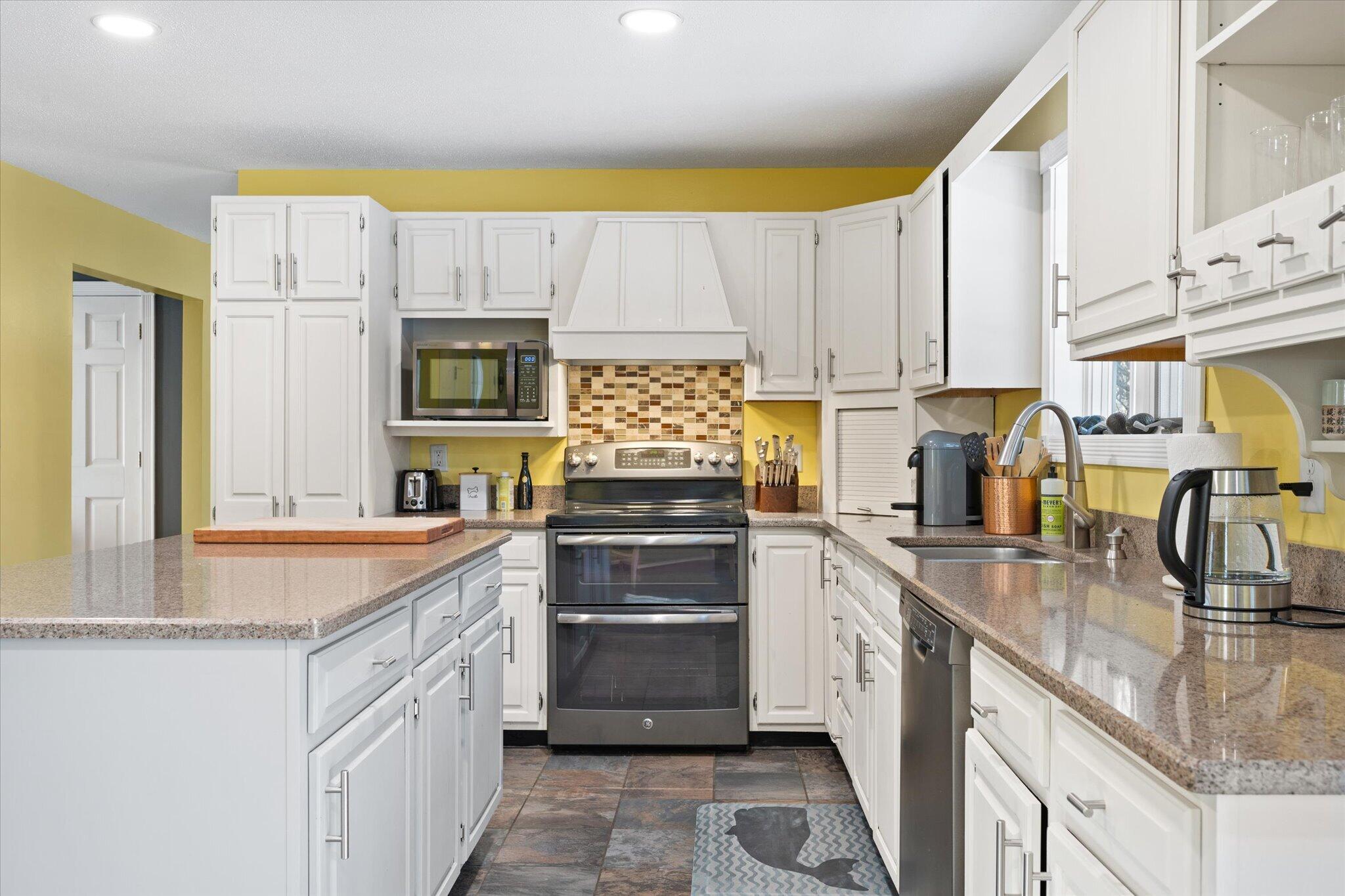 130 Miller Road, Hampden, ME, 04444