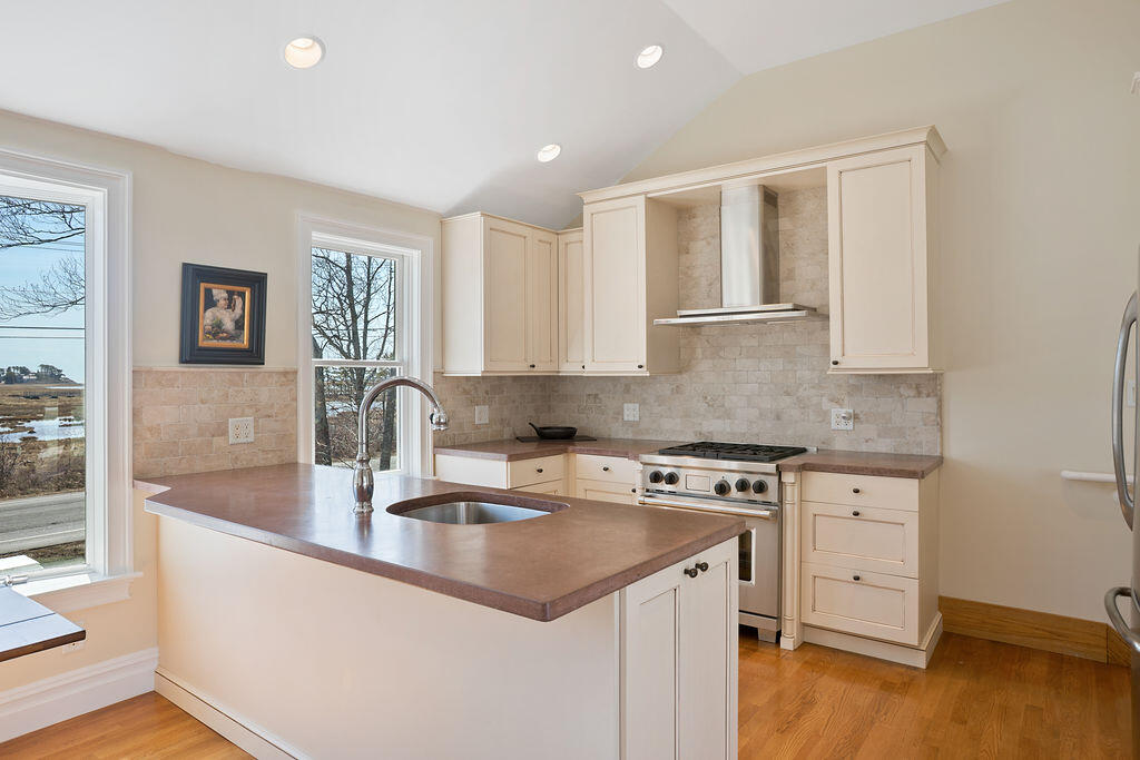 189 Western Avenue, Kennebunk, ME, 04043