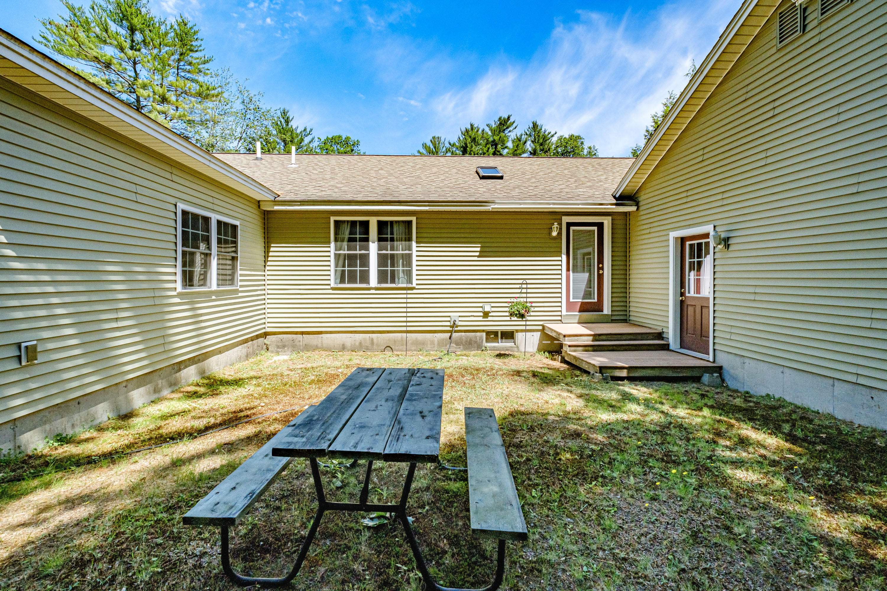 30 Kevin Heights, Paris, ME, 04281-1304