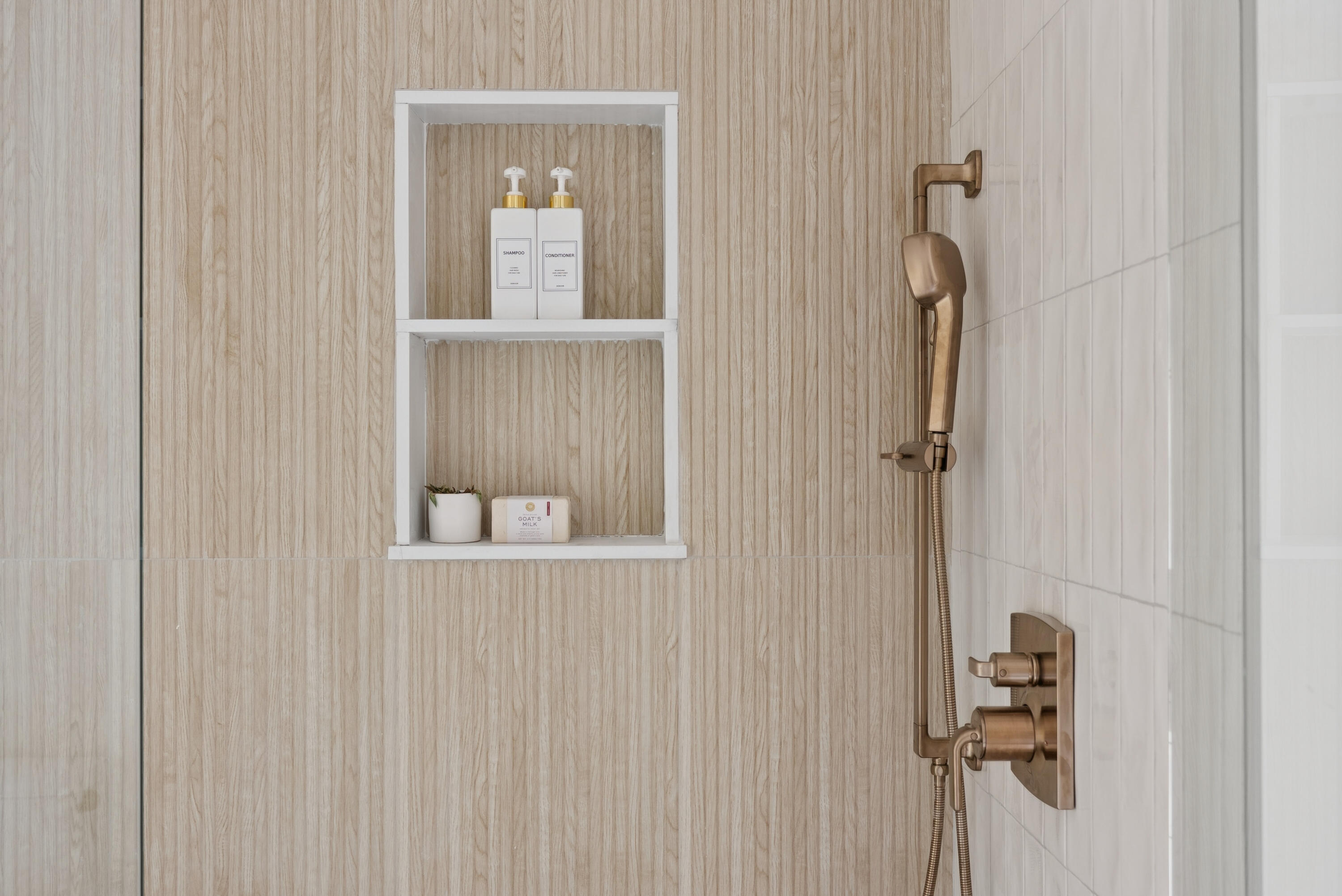 7 Isle Ave Avenue UNIT 101, Saco, ME, 04072