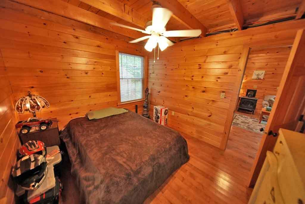 sleeping-area-bedroom-east-