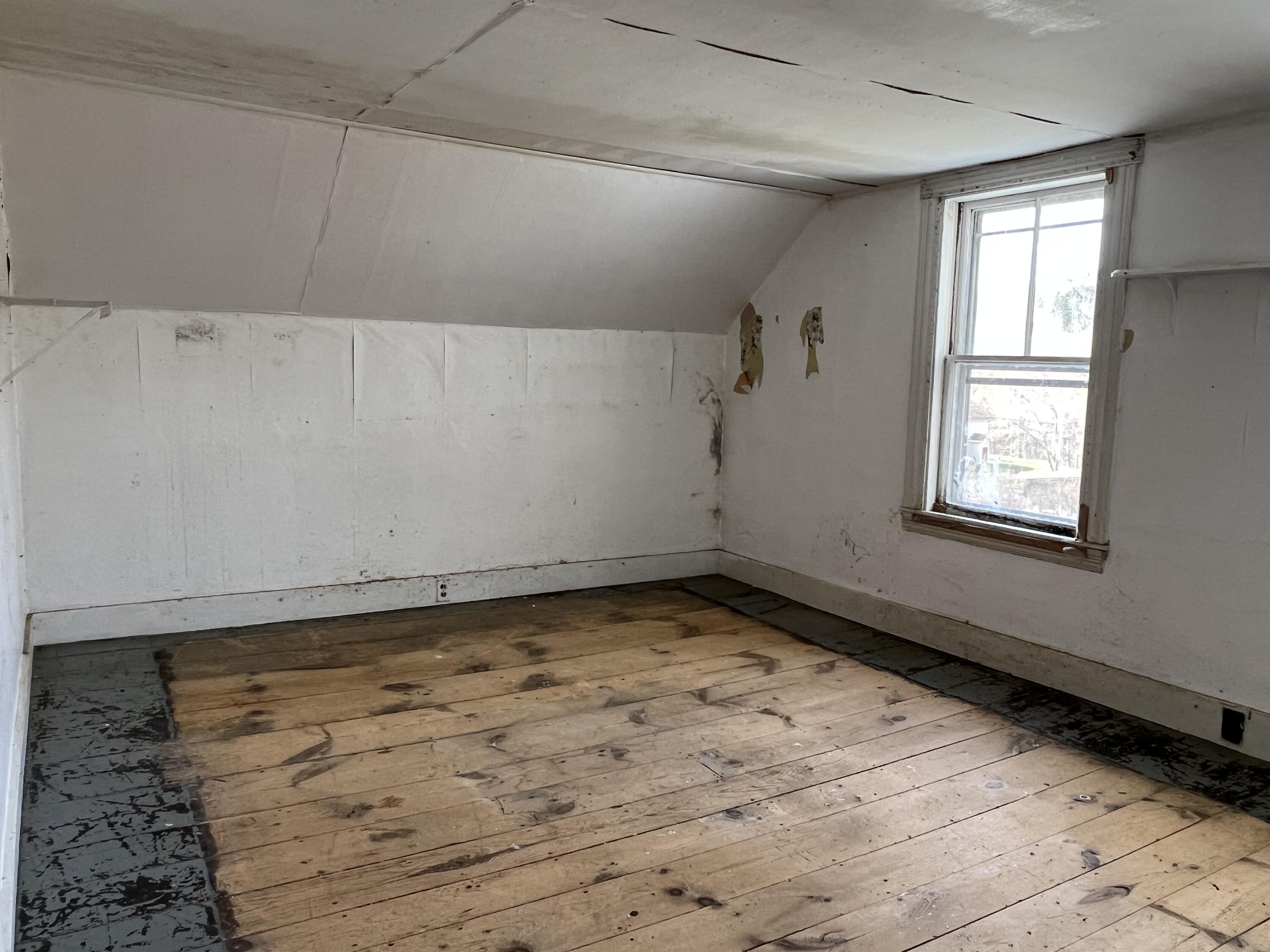 26 S Railroad Street, Roxbury, ME, 04275