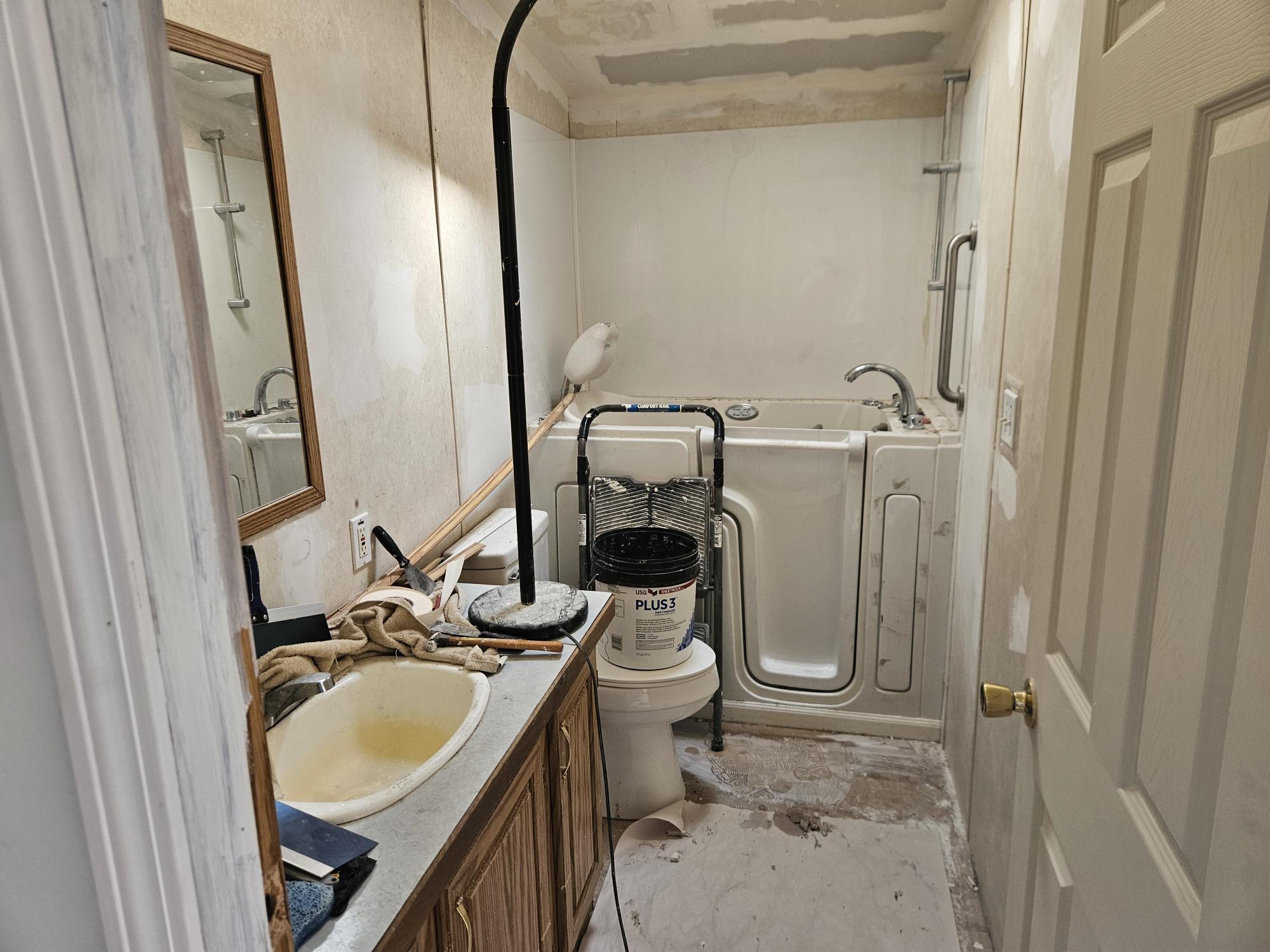 272 N Guilford Road, Monson, ME, 04464