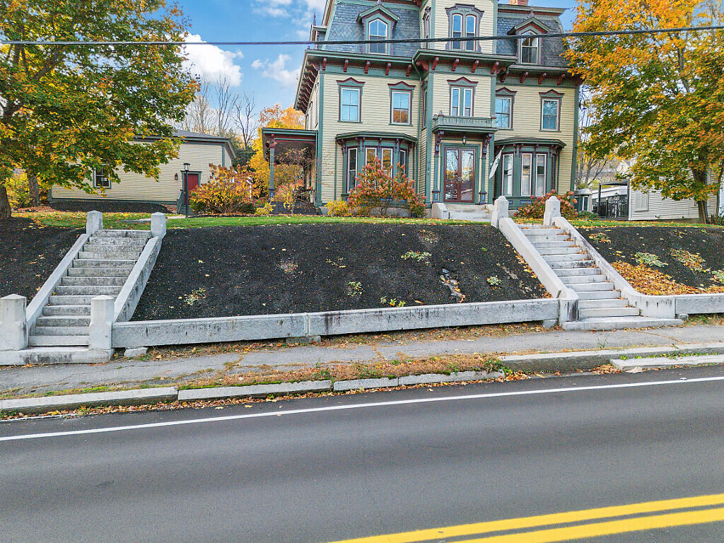 15 Middle Street UNIT 3, Hallowell, ME, 04347