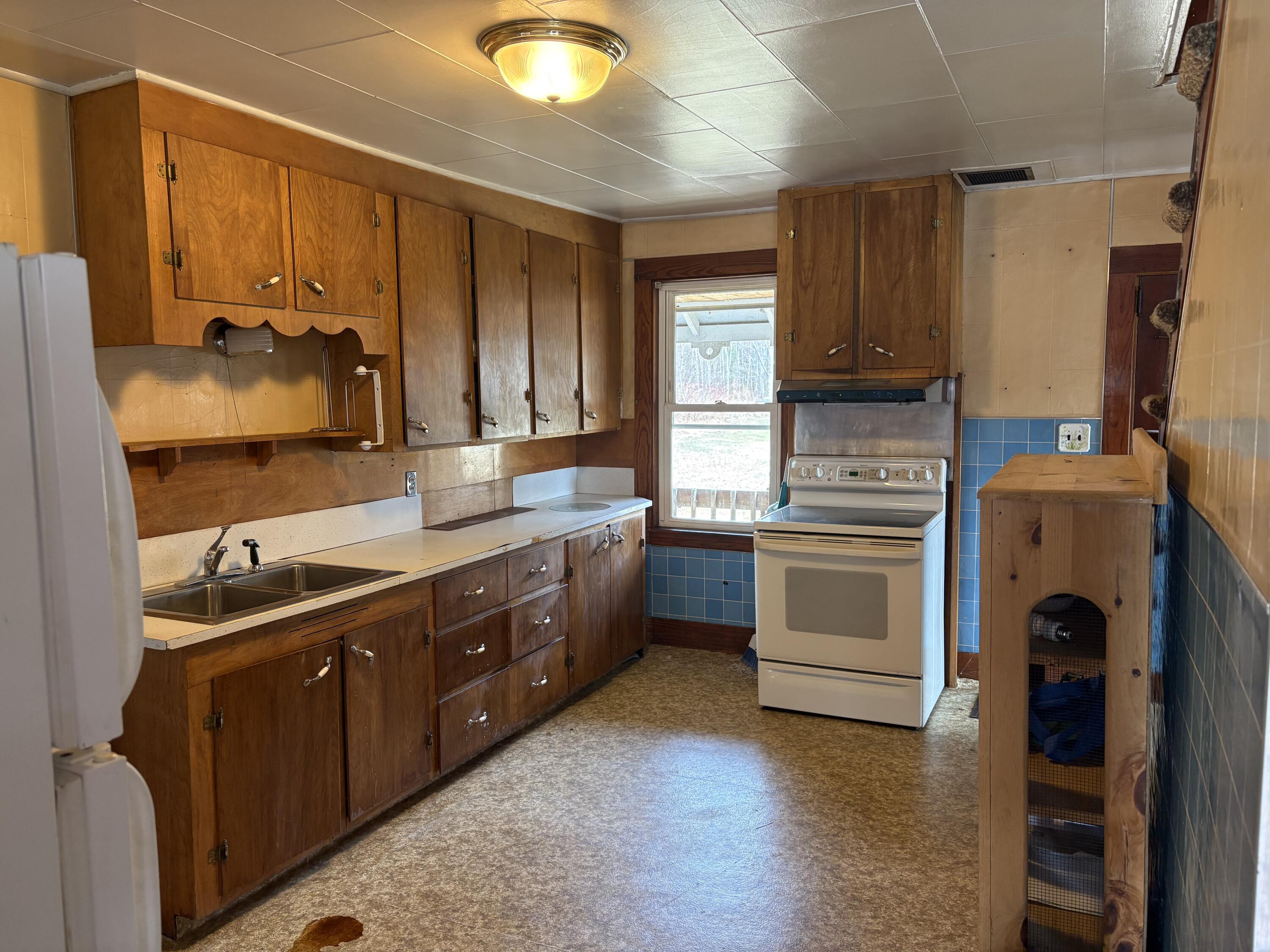 1881 Roxbury Road, Roxbury, ME, 04275