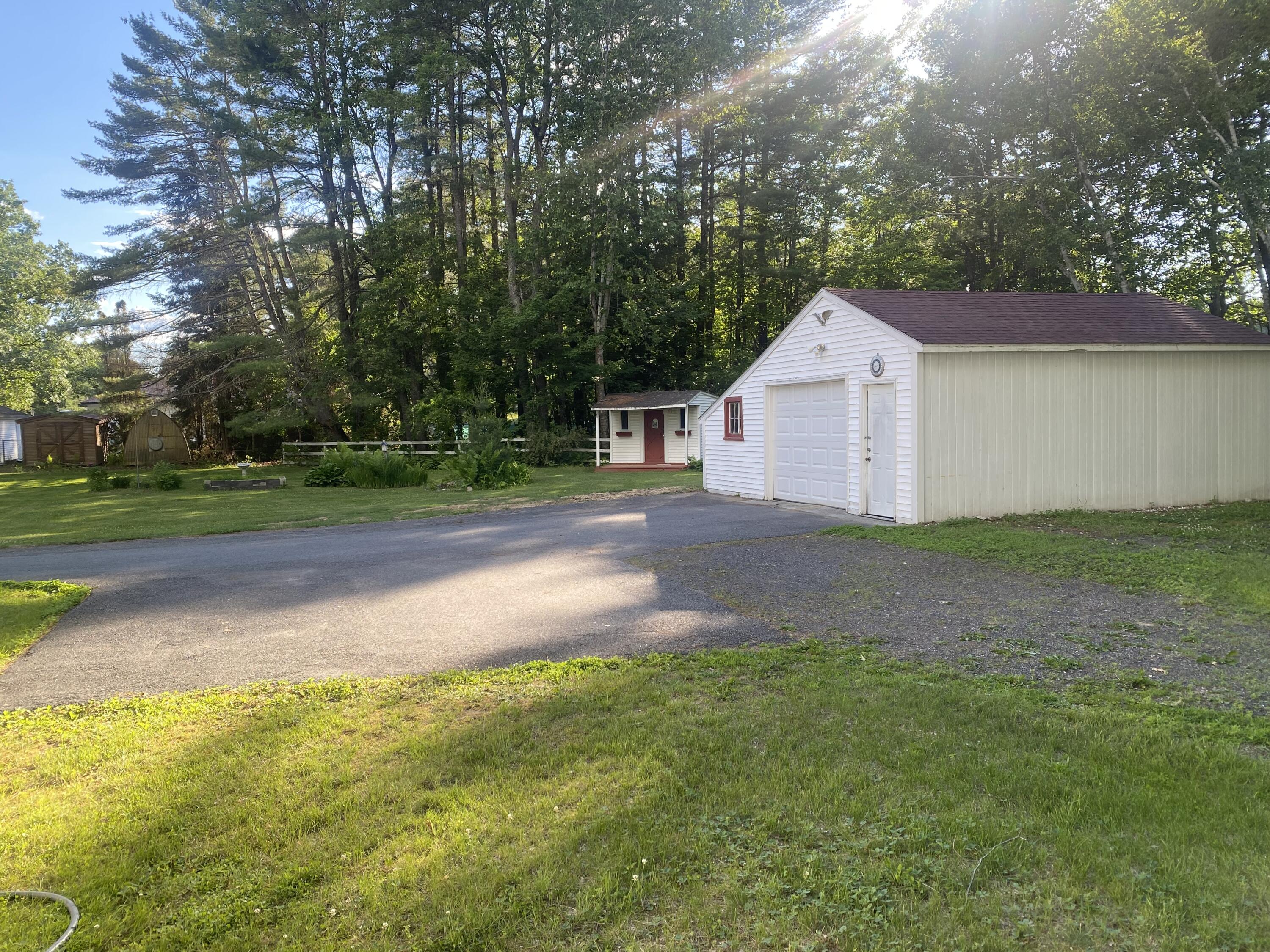 316 Canaan Road, Skowhegan, ME 04976 6 Garage