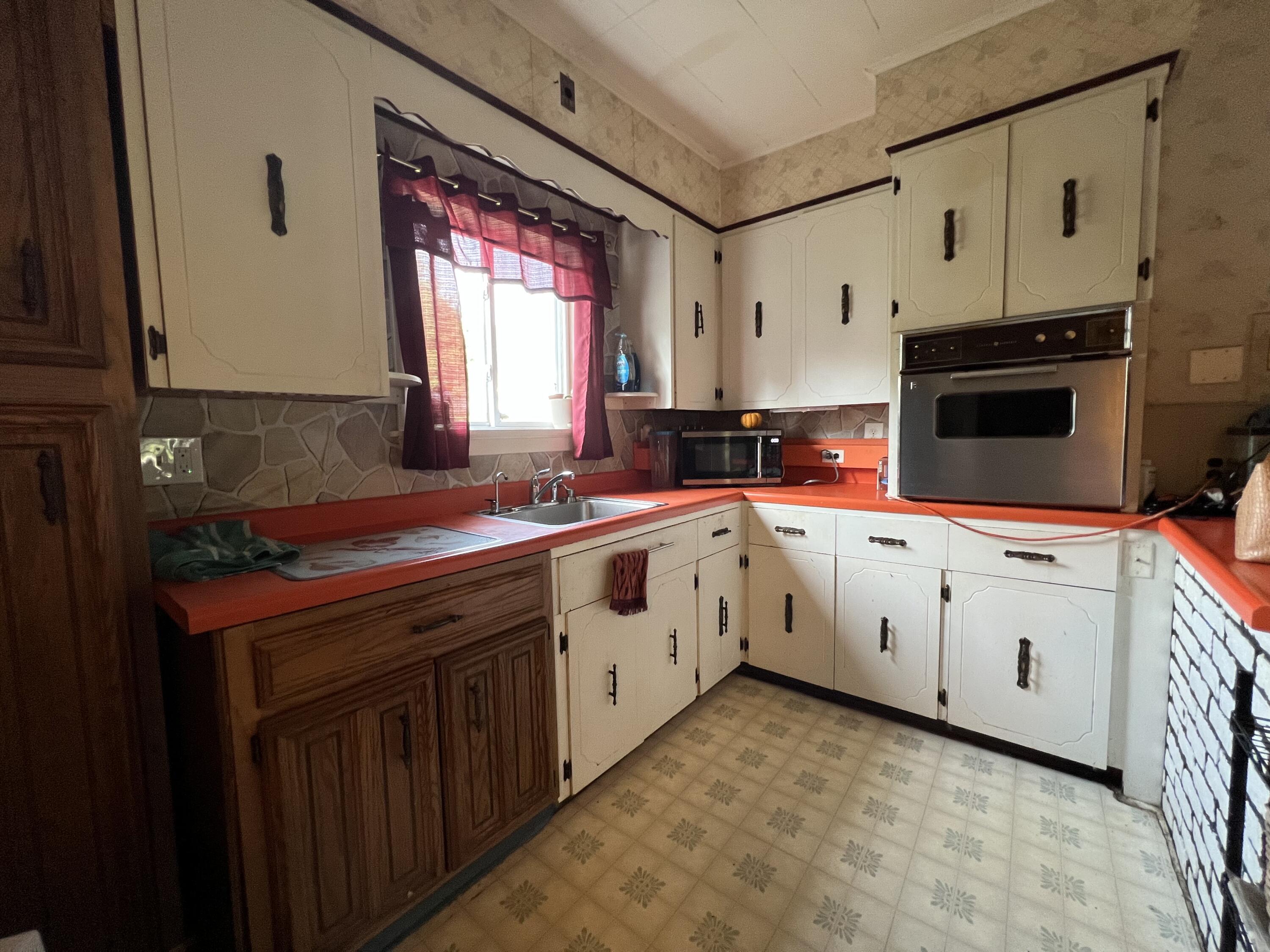 63 Rideout Avenue, Lewiston, ME, 04240