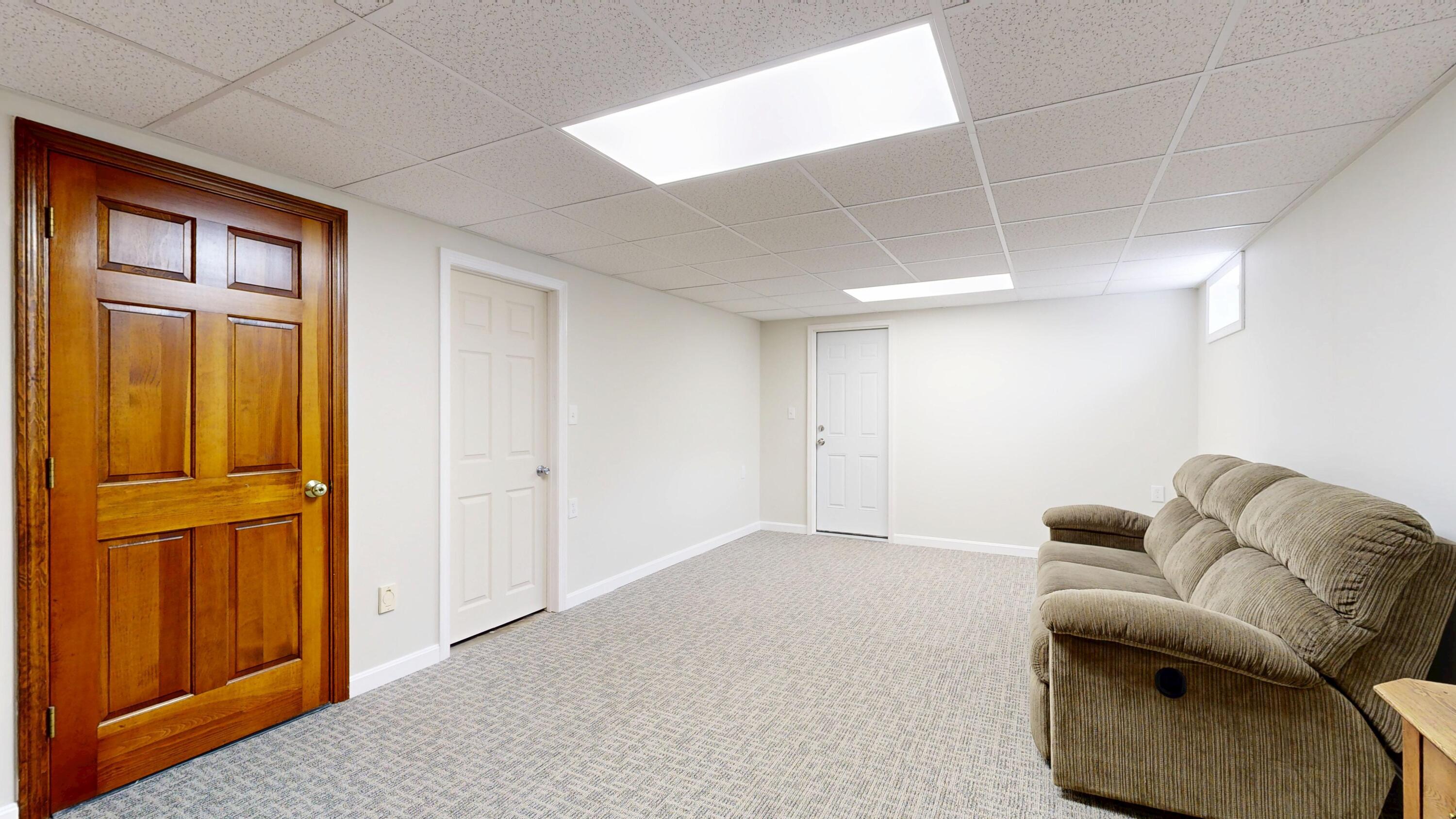 12 Hartford Street, Lewiston, ME, 04240