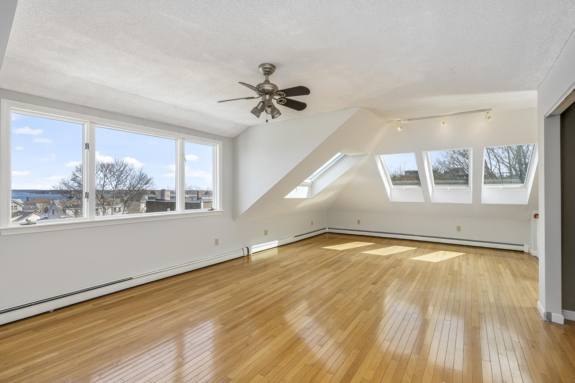 22 Cumberland Avenue UNIT 3, Portland, ME, 04101