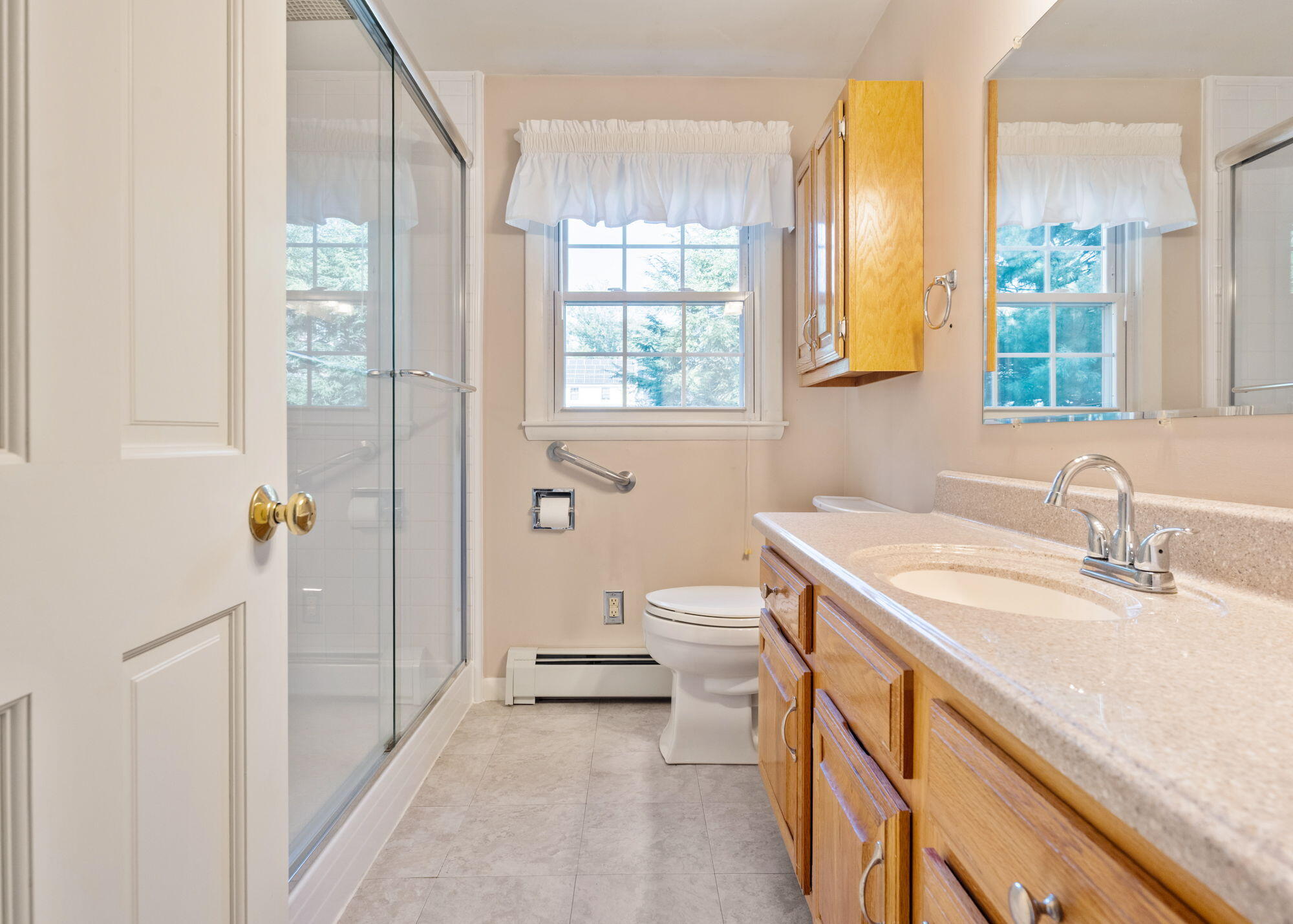 9 Elmwood Avenue, Yarmouth, ME 04096 Full Bathroom