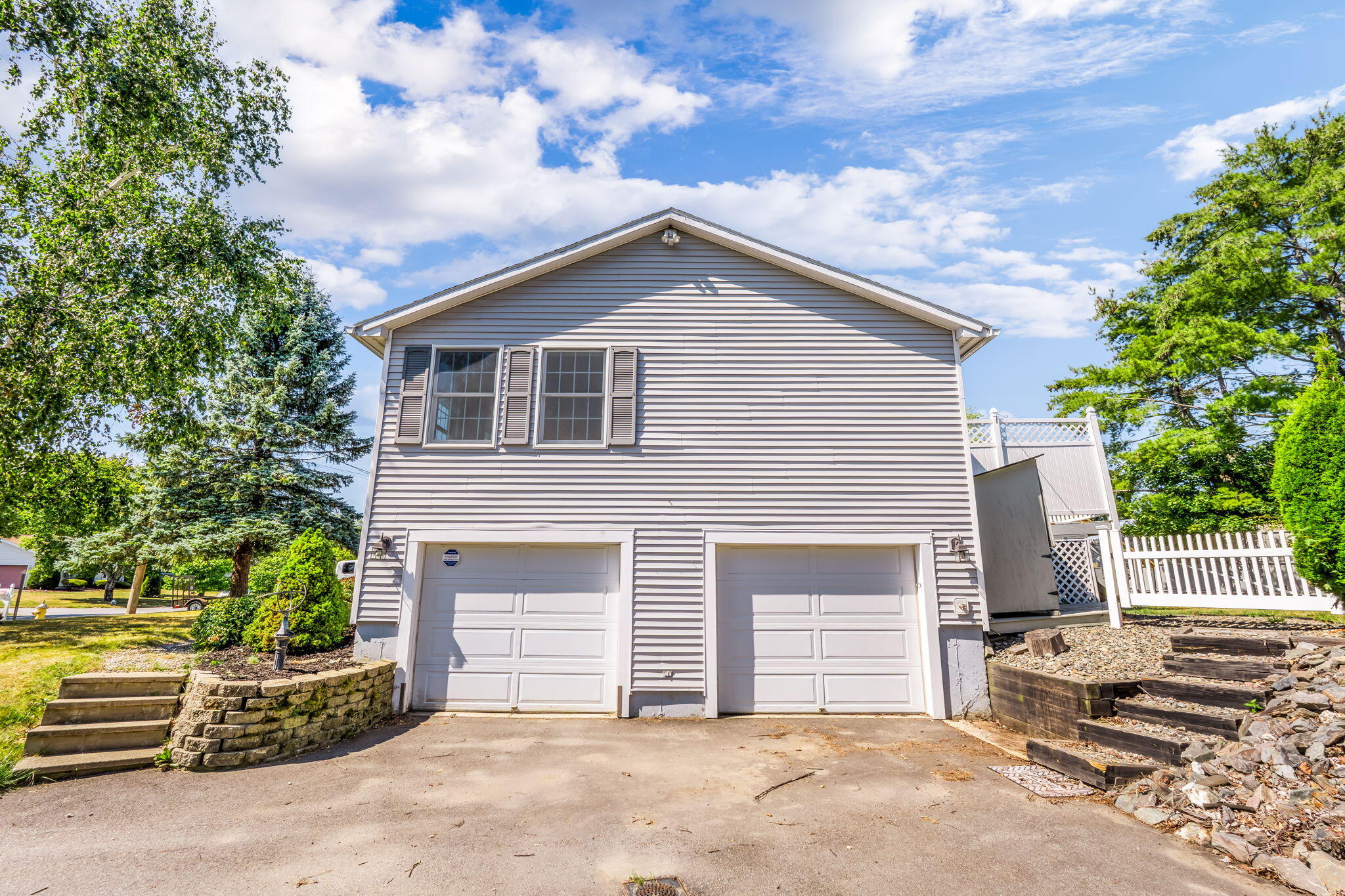 50 Laurel Circle, Bangor, ME 04401 Garage