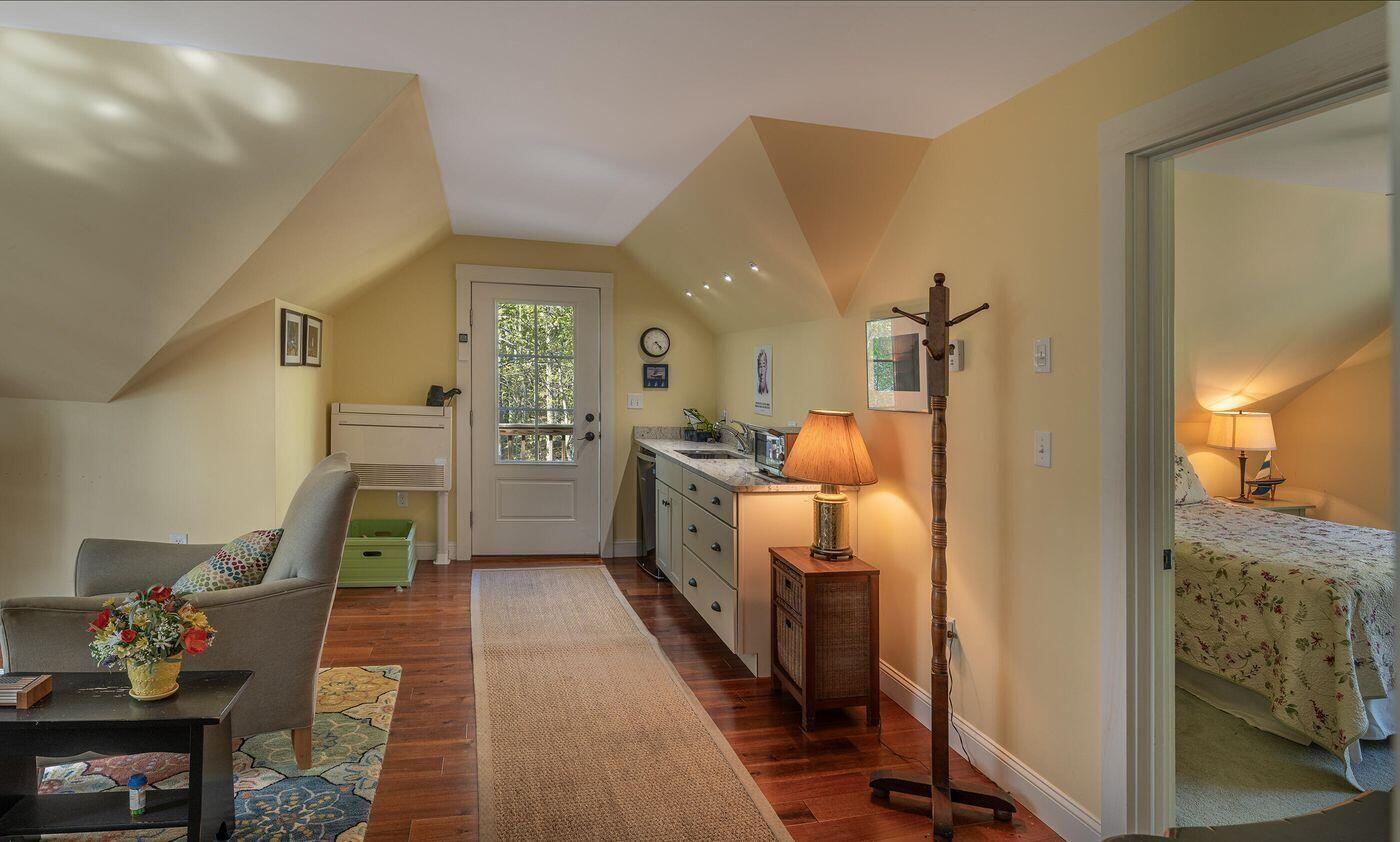 361 Cape Road, Raymond, ME, 04071 361 Cape Road, Raymond, ME, 04071