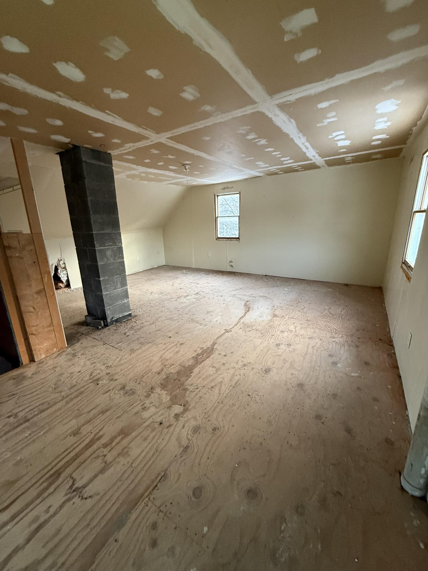 17 Walker Road, Mechanic Falls, ME, 04256