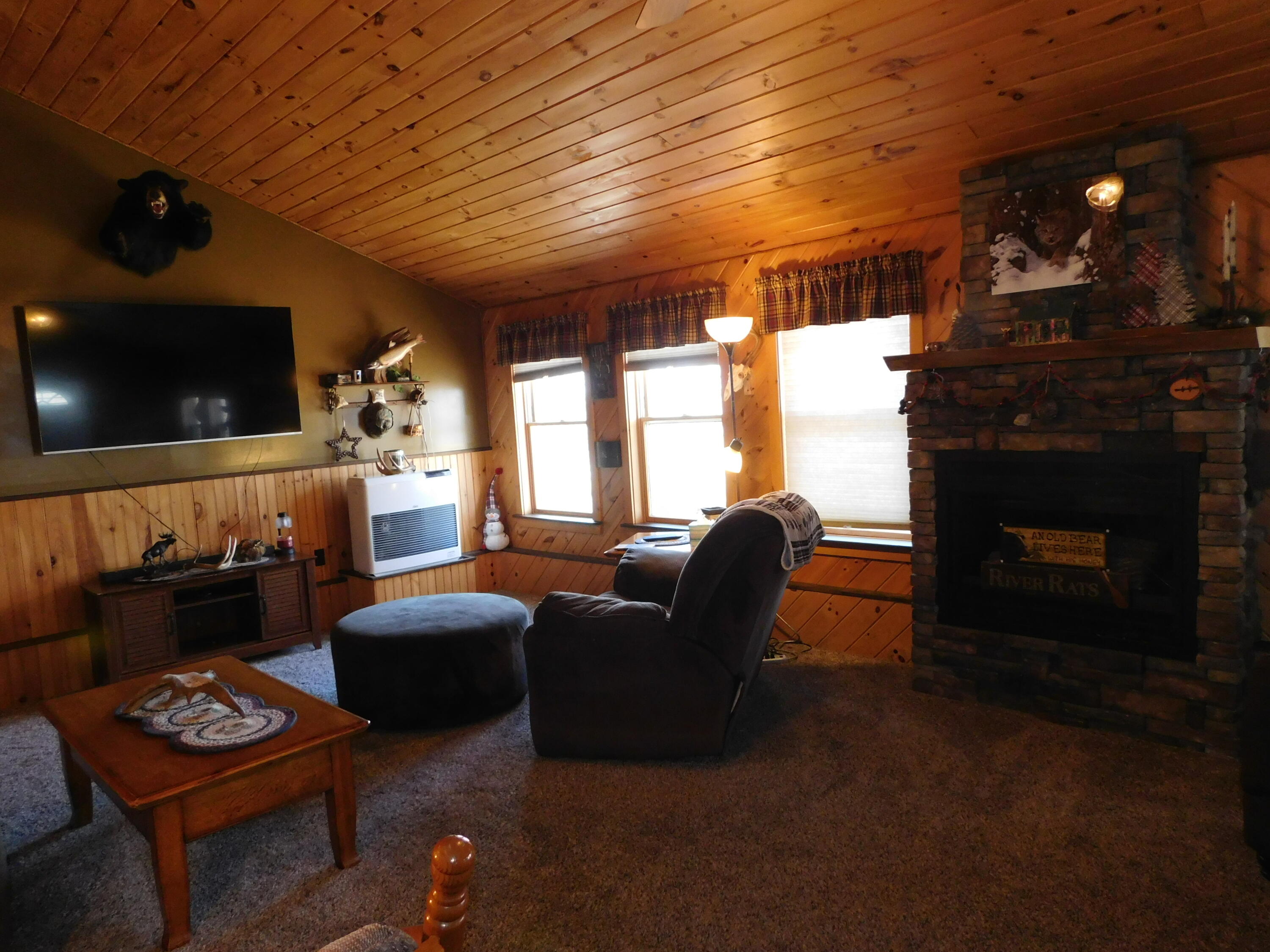 557 Enfield Road, Lincoln, ME, 04457