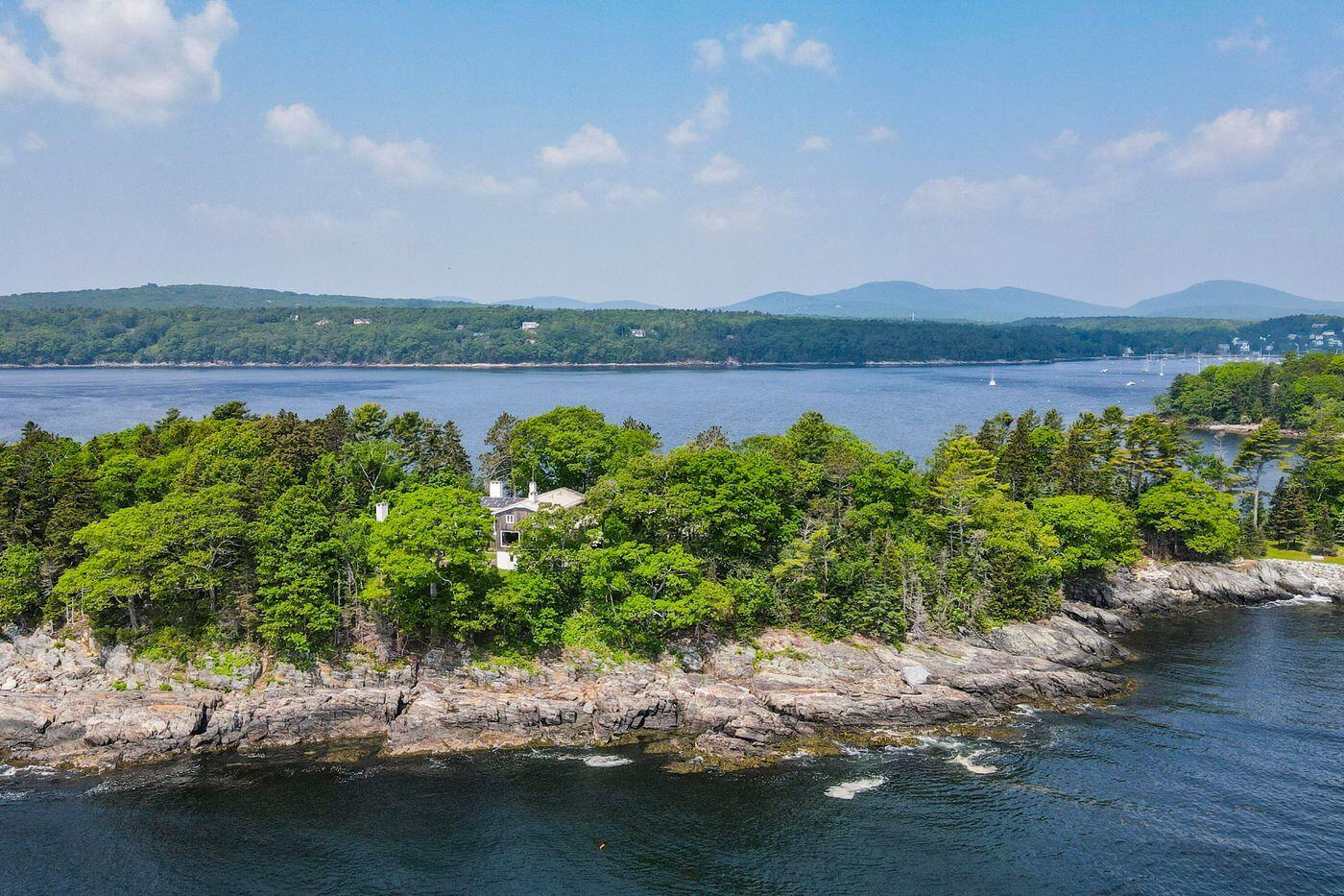 80 Hayfield Way, Rockport, ME, 04856