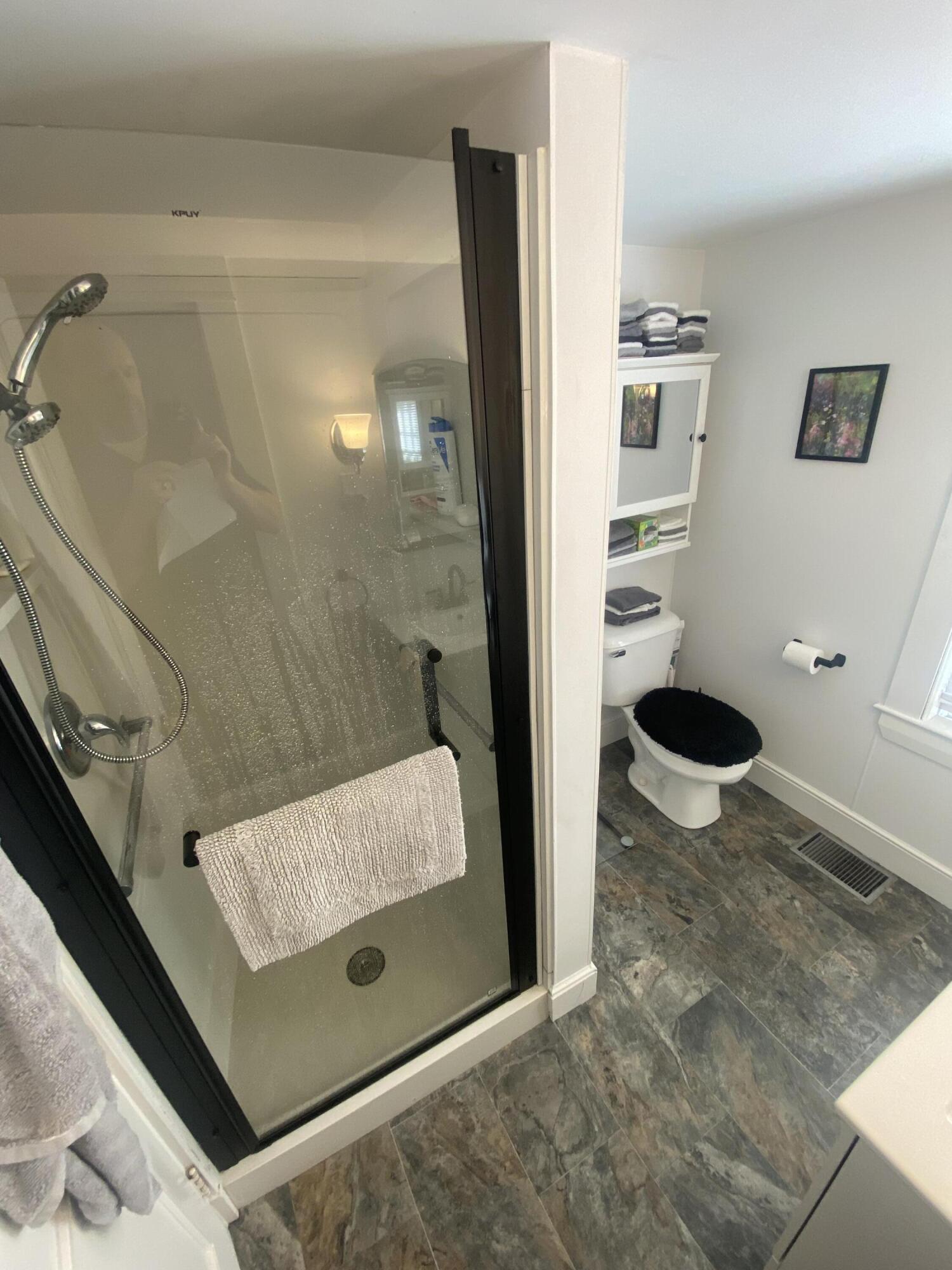 316 Canaan Road, Skowhegan, ME 04976 30 Upstairs bathroom