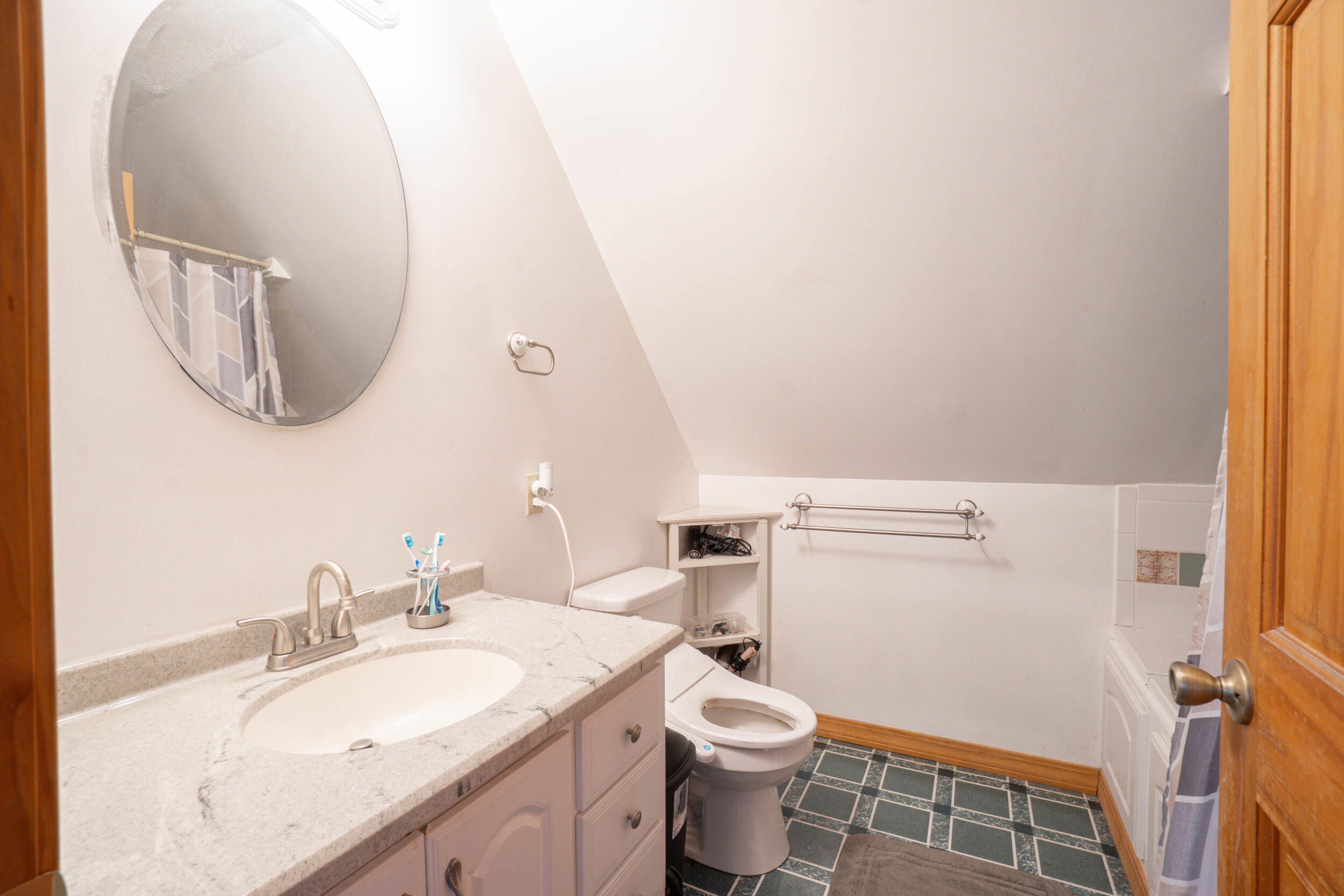 24 Autumn Lane, Lincoln, ME, 04457