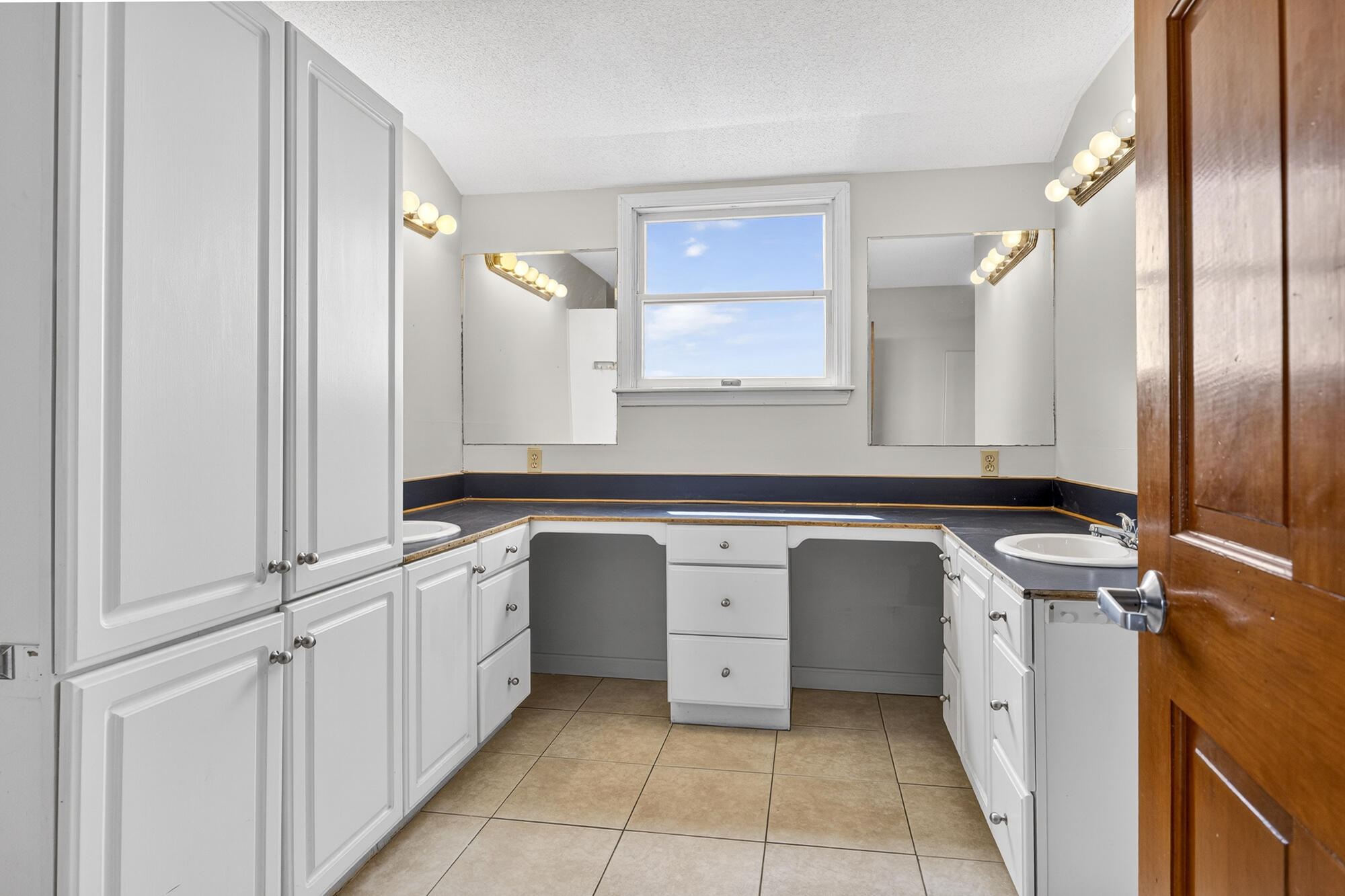 22 Cumberland Avenue UNIT 3, Portland, ME, 04101
