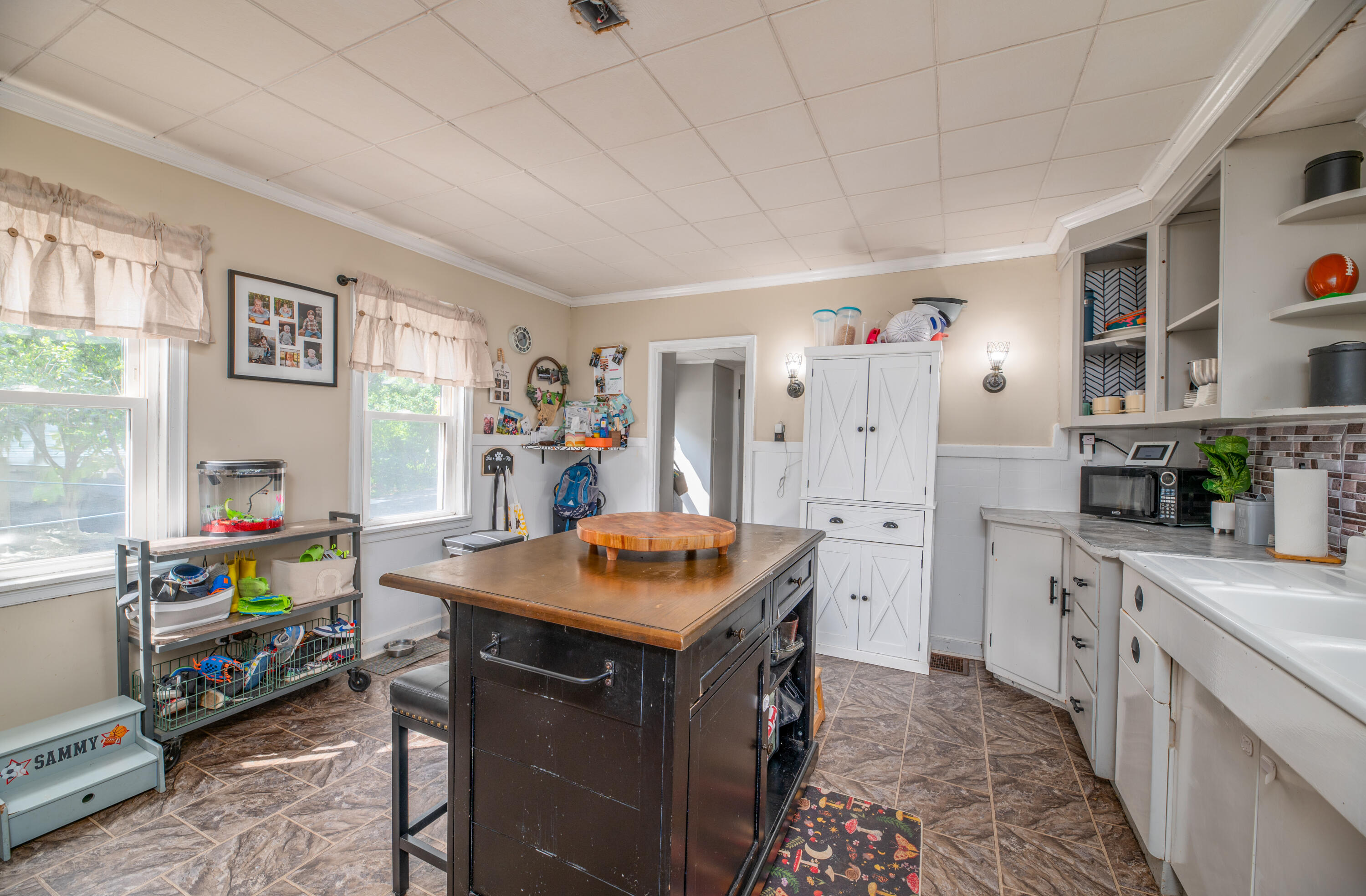11 Cobbossee Avenue, Gardiner, ME, 04345