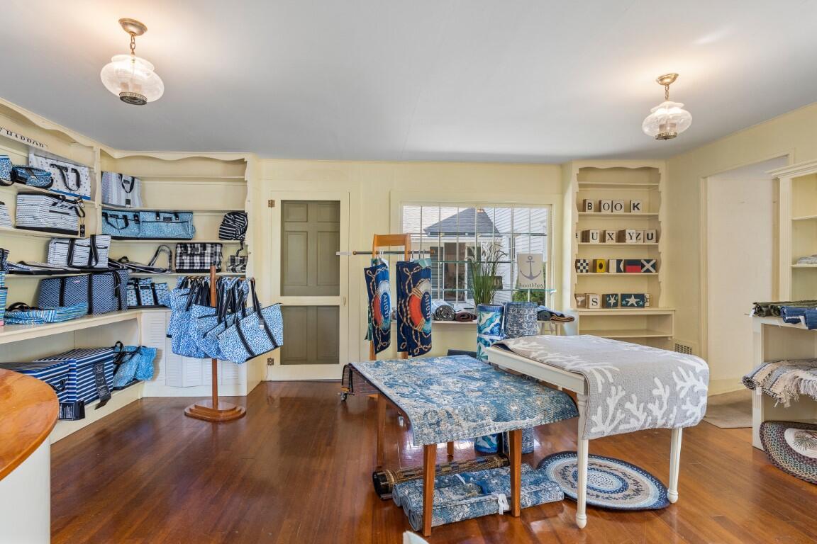 34 Townsend Avenue, Boothbay Harbor, ME, 04538