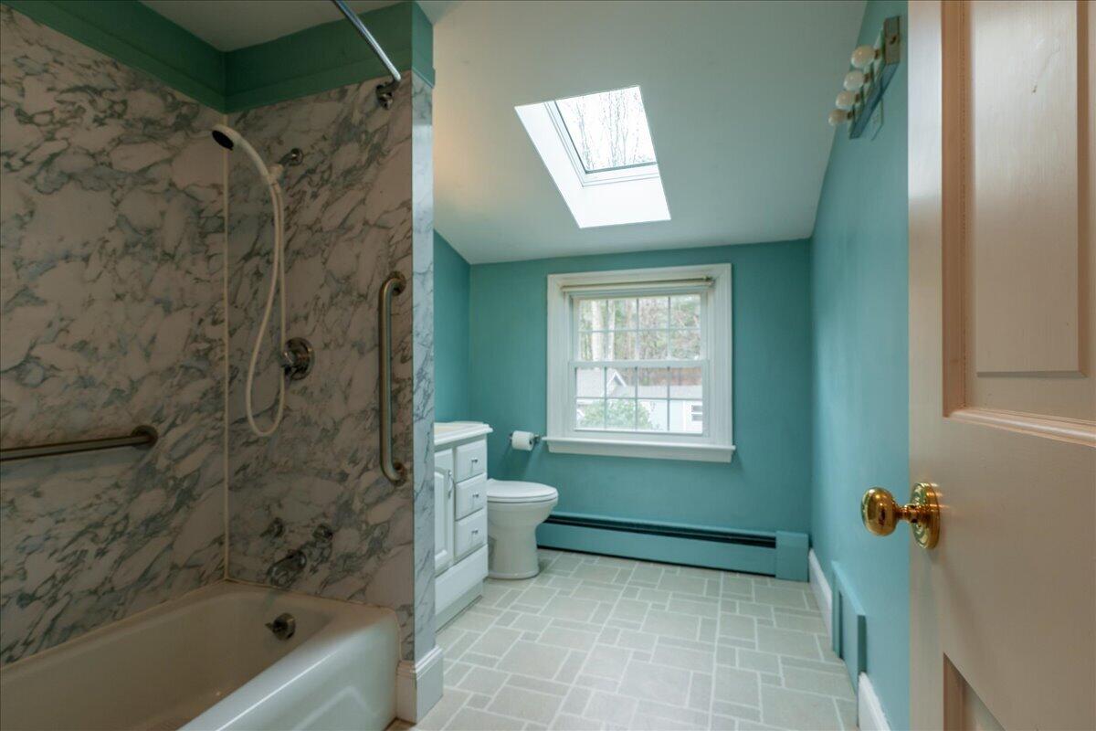 200 Mistic Avenue, Rockport, ME, 04856