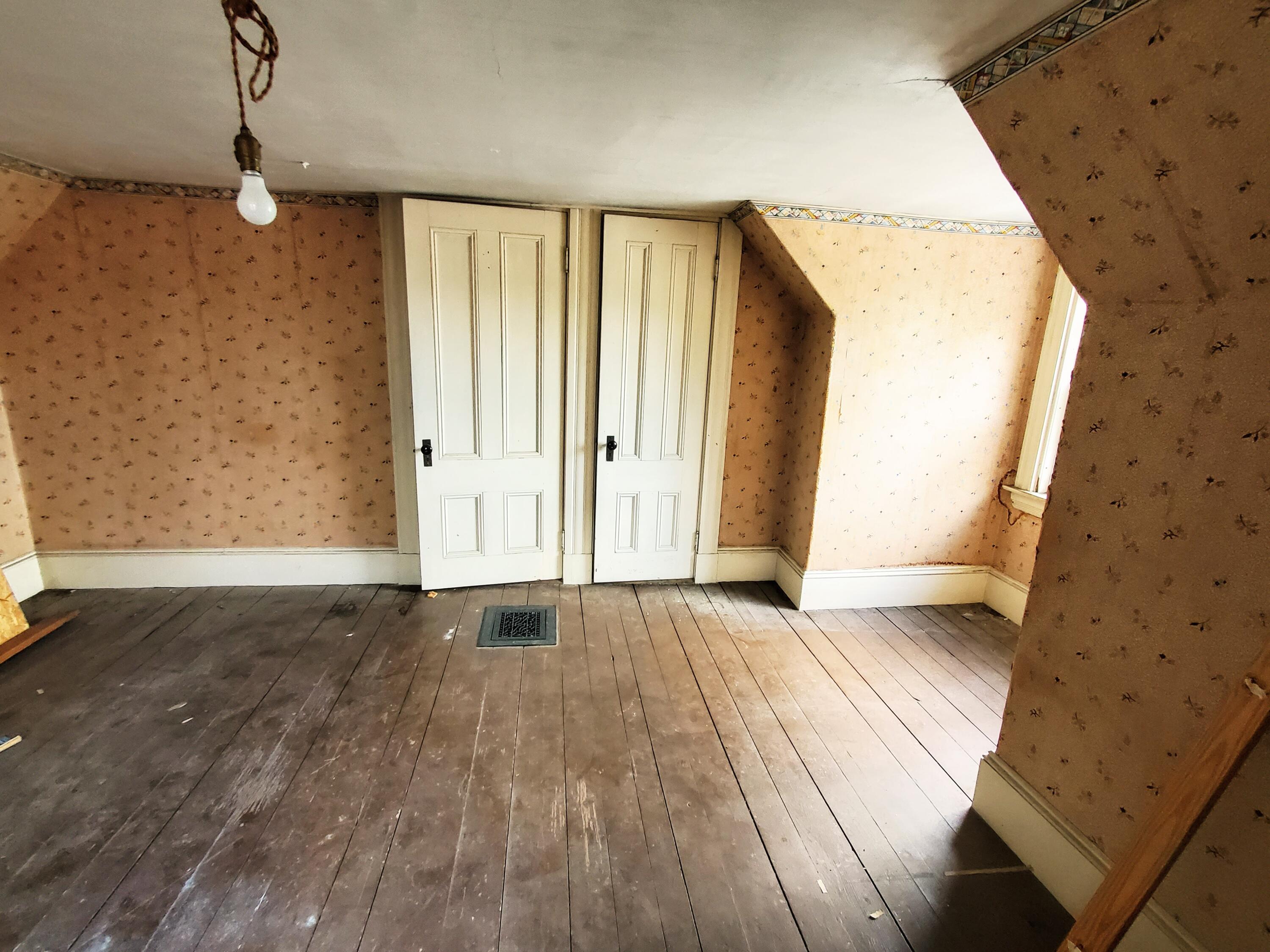 98 Main Street, Madison, ME, 04950