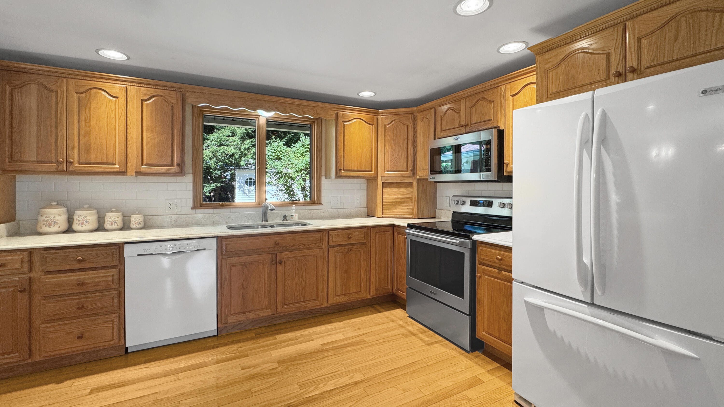 13 Guillemette Street, Sanford, ME 04073 19bdc6d2e623aa14e37a0887802de2706f0374d6