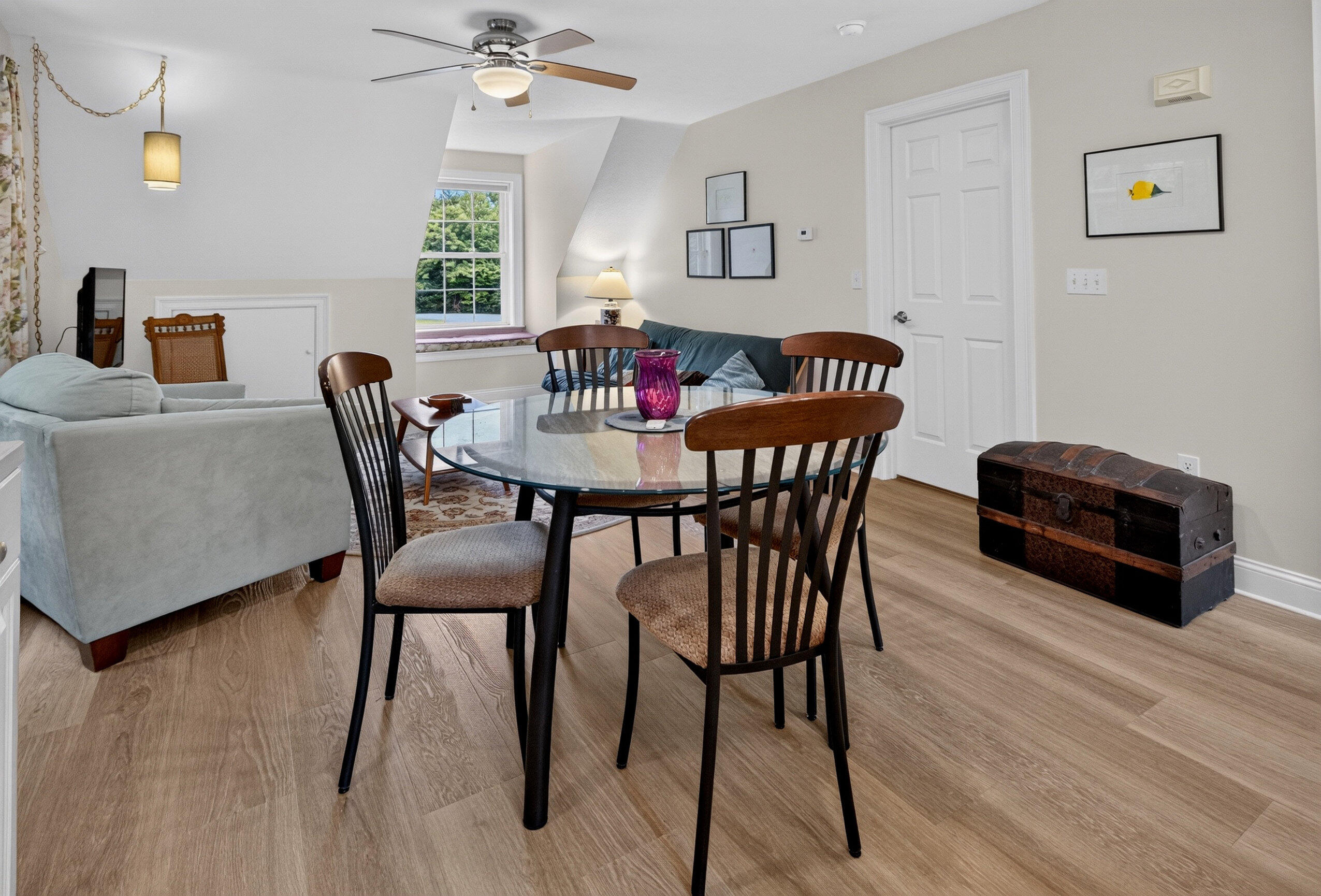 1 BD, 1 BA In-law above garage.