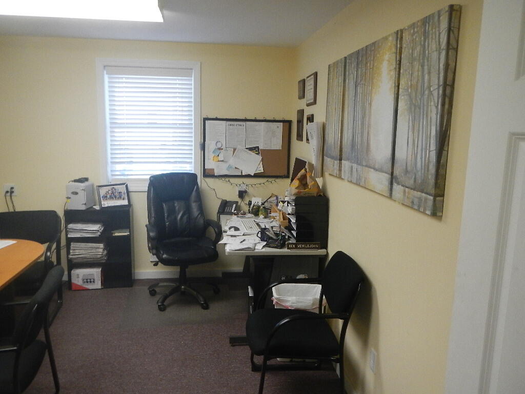 78 W Broadway, Lincoln, ME, 04457