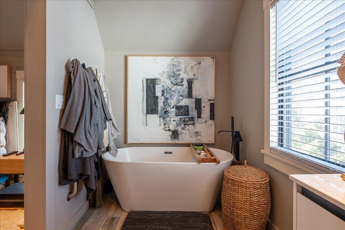 17 Mountain Street, Camden, ME, 04843