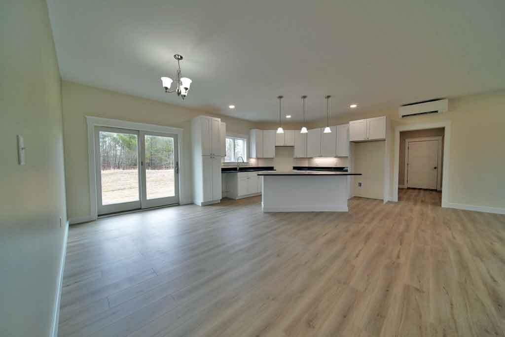 9 Lilac Lane, Houlton, ME, 04730